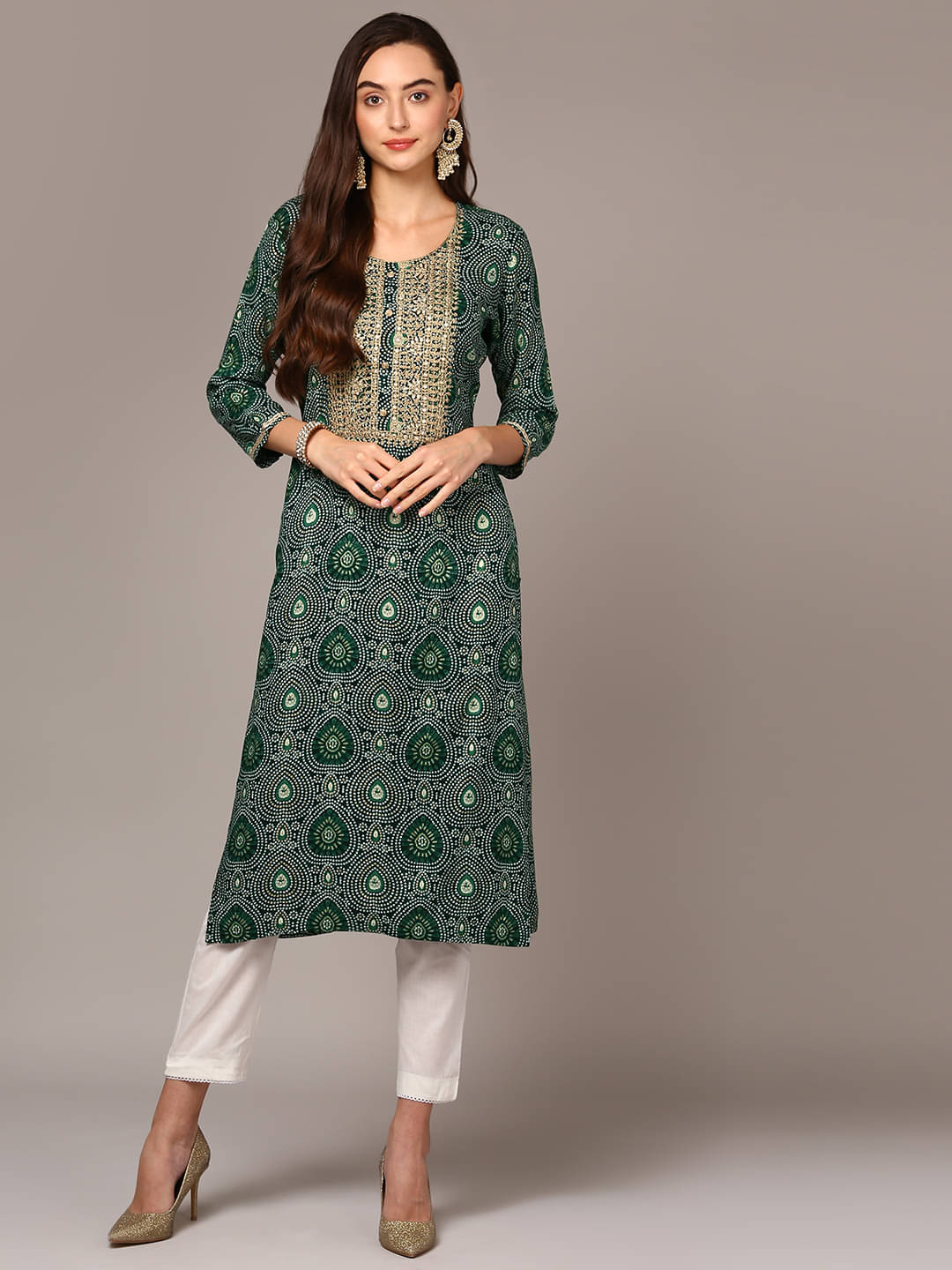 Vaamsi Cotton Blend Embroidered Straight Women's Kurti - Green ( Pack of 1 ) Vaamsi Cotton Blend Embroidered Straight Women's Kurti - Green ( Pack of 1 )