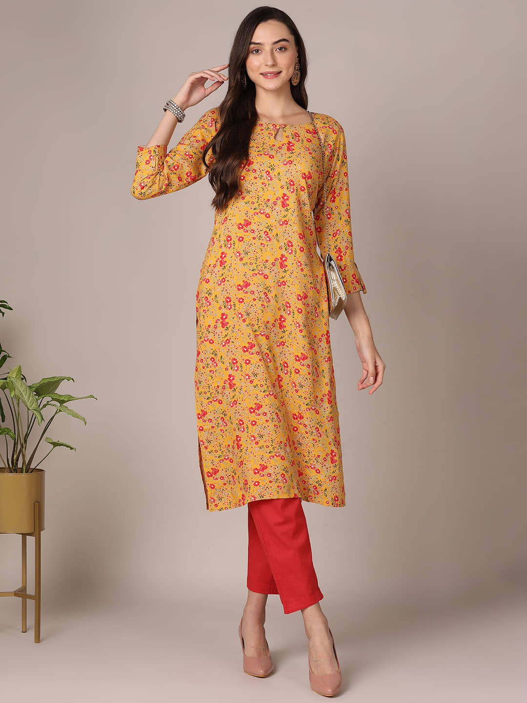 Vaamsi Cotton Blend Printed Straight Women's Kurti - Yellow ( Pack of 1 ) - Kurtis, Tunics | Buy online on ZillyBuy