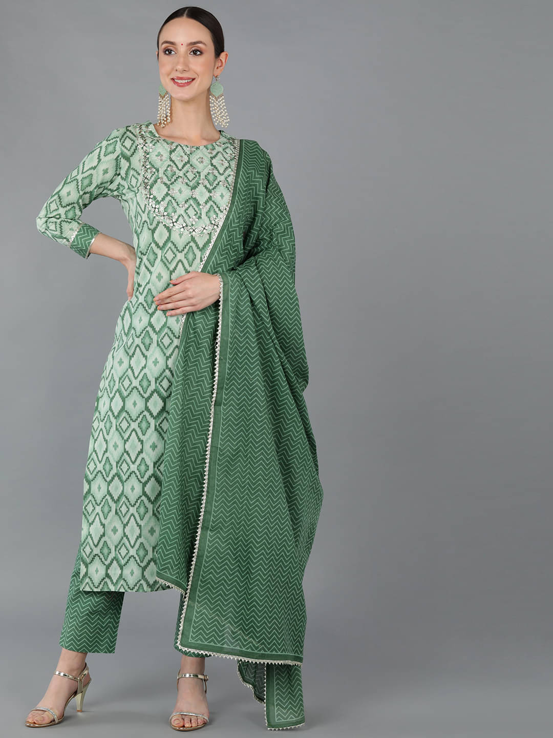 Vaamsi Cotton Printed Kurti With Pants Women's Stitched Salwar Suit - Green ( Pack of 1 ) Vaamsi Cotton Printed Kurti With Pants Women's Stitched Salwar Suit - Green ( Pack of 1 )