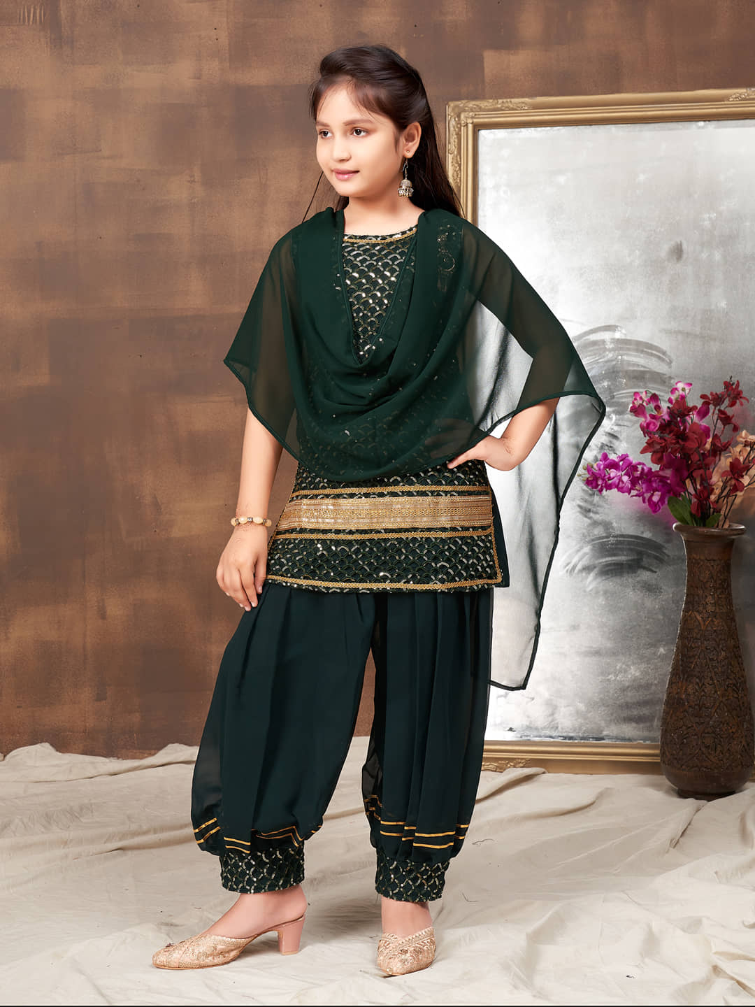 Aarika Girls Georgette Suit Sets ( Pack of 1 , Dark Green )