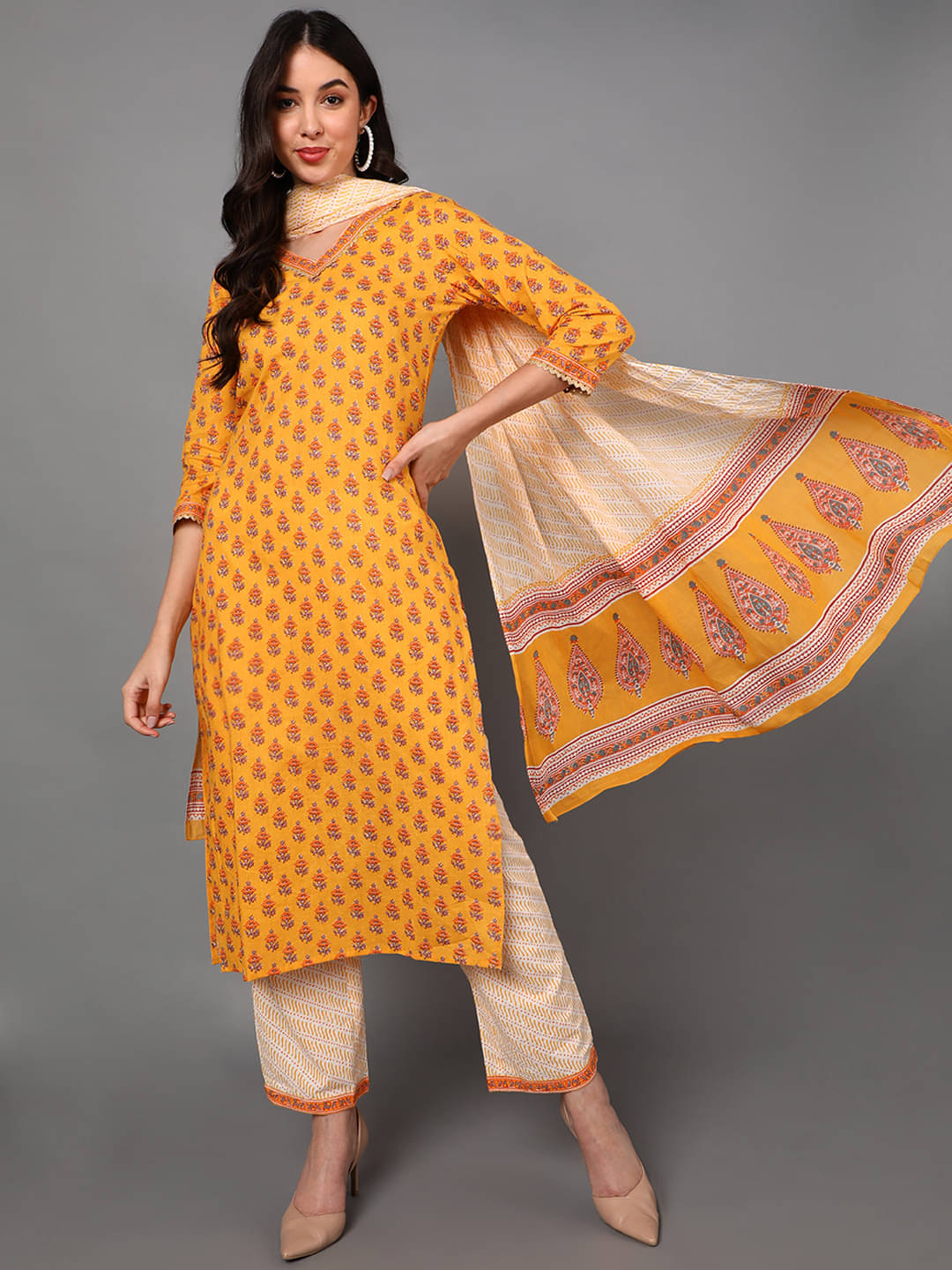     			Vaamsi Cotton Printed Kurti With Pants Women's Stitched Salwar Suit - Yellow ( Pack of 1 )