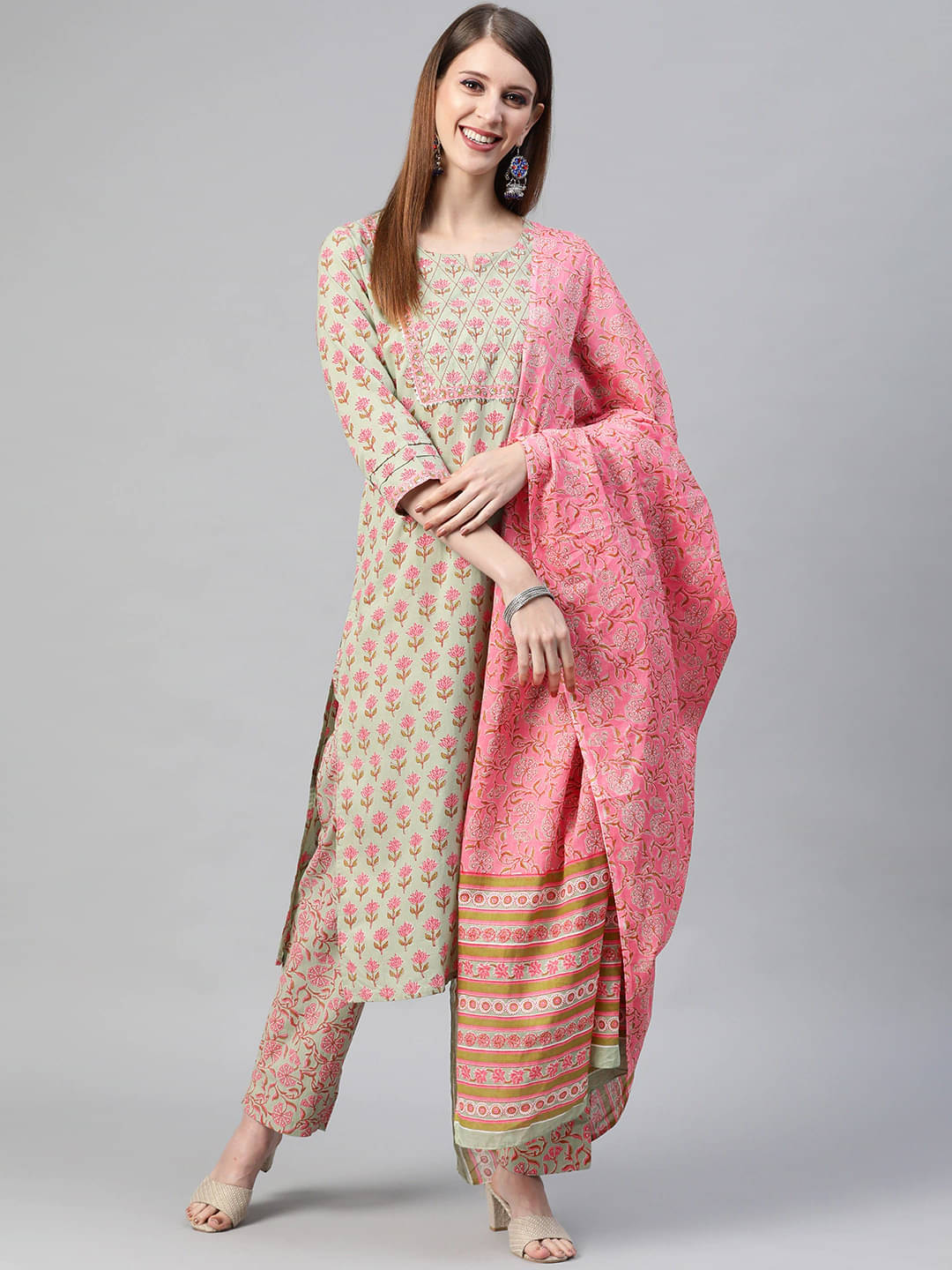 Vaamsi Cotton Printed Kurti With Pants Women's Stitched Salwar Suit - Green ( Pack of 1 ) Vaamsi Cotton Printed Kurti With Pants Women's Stitched Salwar Suit - Green ( Pack of 1 )