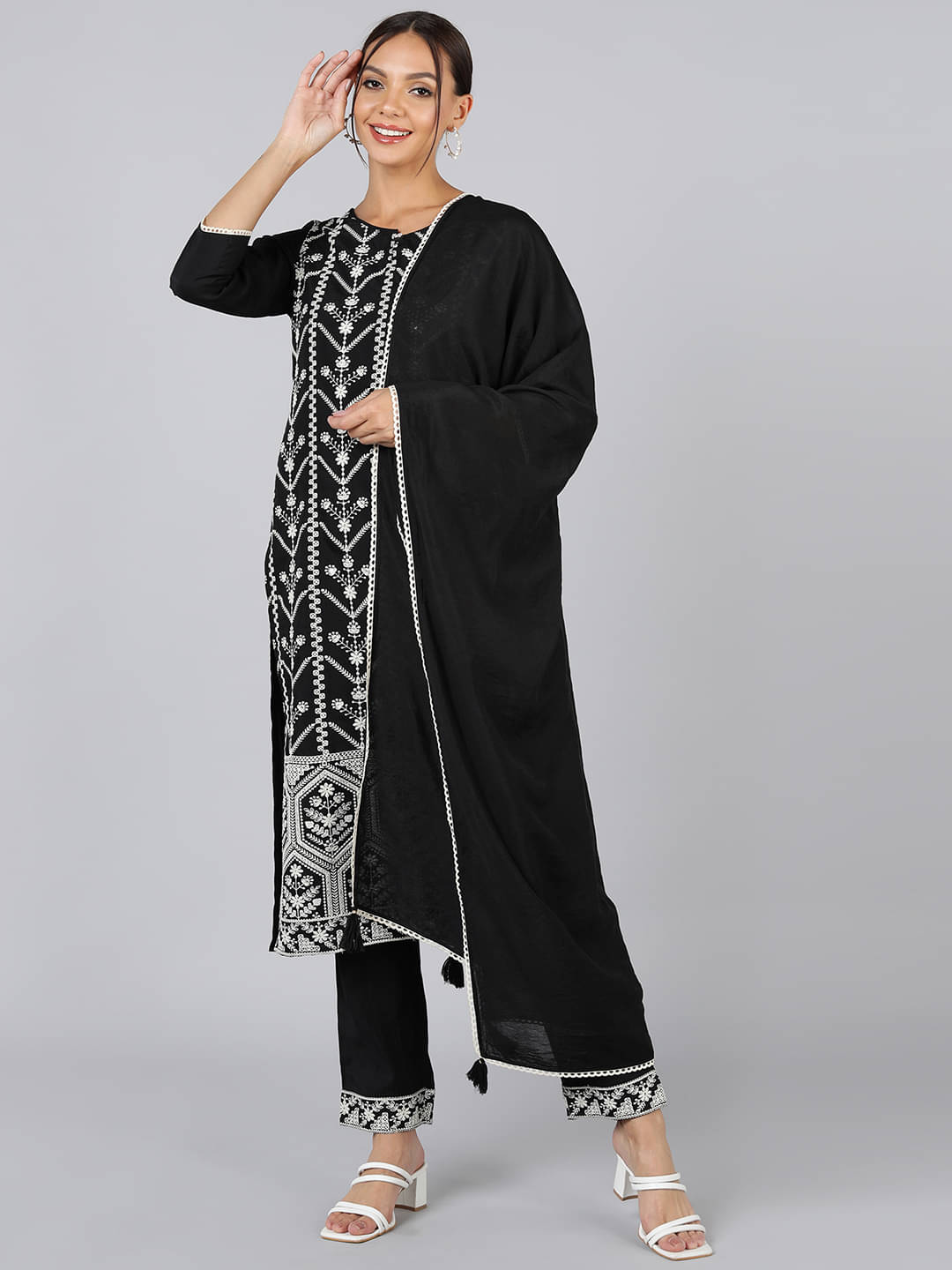 Vaamsi Silk Blend Embroidered Kurti With Pants Women's Stitched Salwar Suit - Black ( Pack of 1 ) Vaamsi Silk Blend Embroidered Kurti With Pants Women's Stitched Salwar Suit - Black ( Pack of 1 )