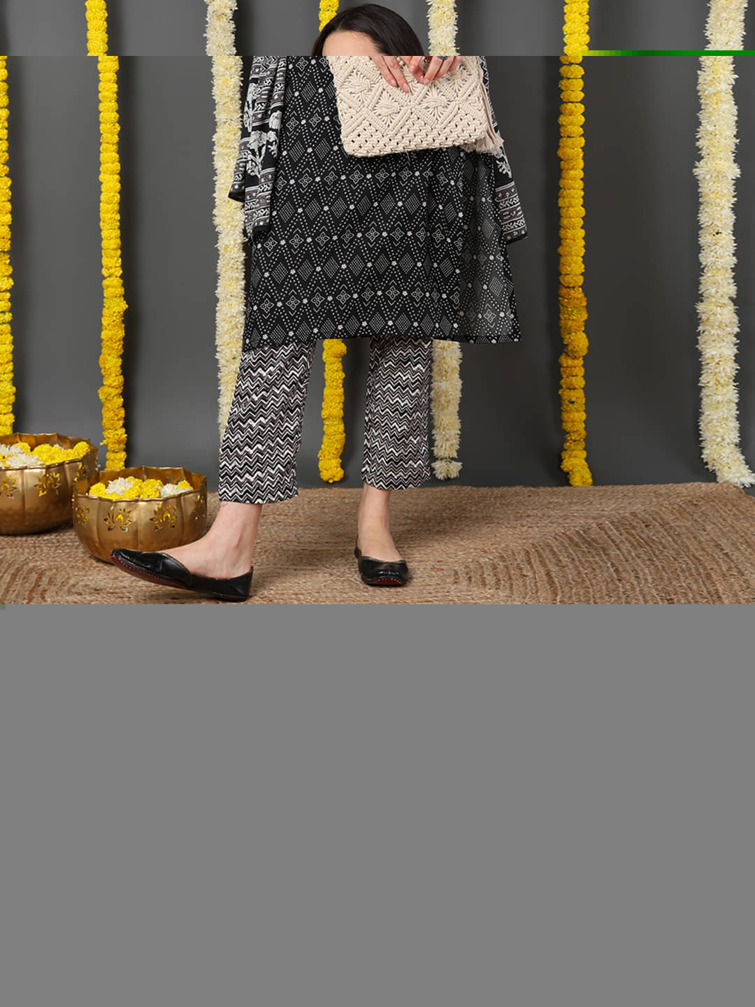 Vaamsi Rayon Printed Kurti With Pants Women's Stitched Salwar Suit - Black ( Pack of 1 ) Vaamsi Rayon Printed Kurti With Pants Women's Stitched Salwar Suit - Black ( Pack of 1 )