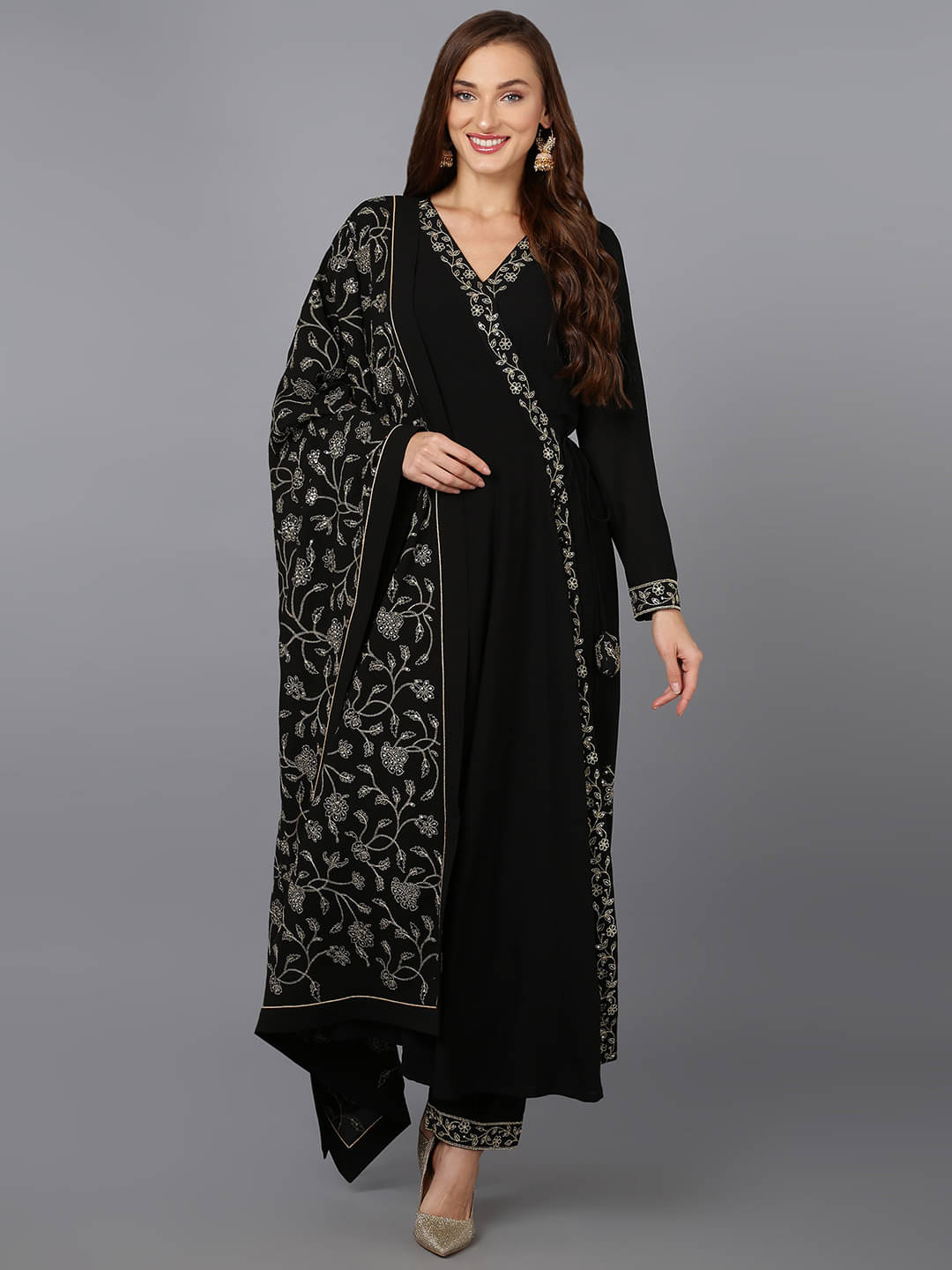 Vaamsi Georgette Embroidered Kurti With Pants Women's Stitched Salwar Suit - Black ( Pack of 1 ) Vaamsi Georgette Embroidered Kurti With Pants Women's Stitched Salwar Suit - Black ( Pack of 1 )