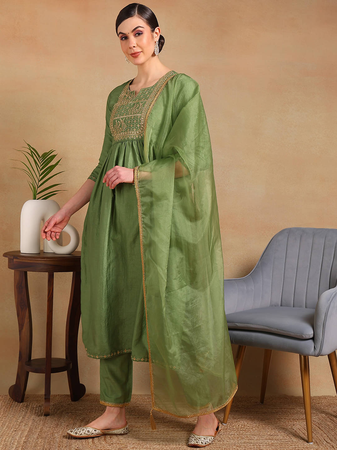     			Vaamsi Silk Blend Self Design Kurti With Pants Women's Stitched Salwar Suit - Green ( Pack of 1 )