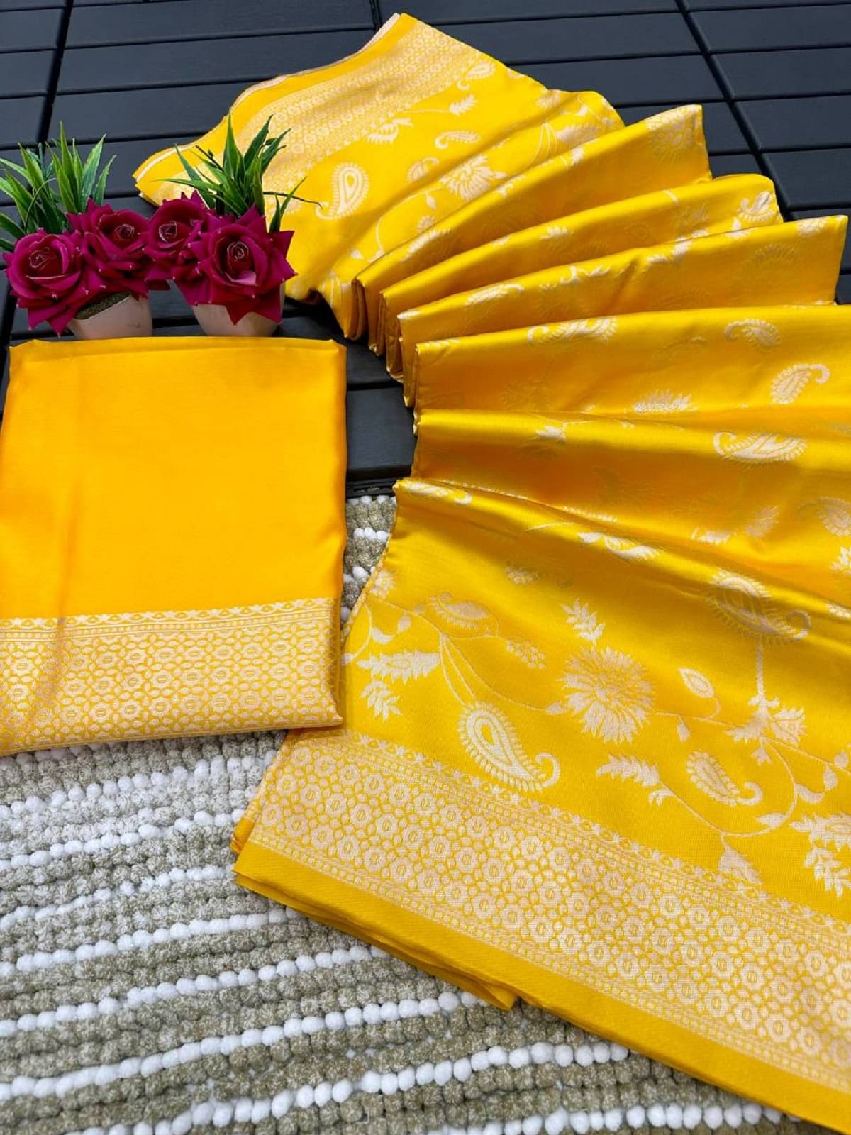 A TO Z CART Banarasi Silk Embellished Saree With Unstitched Blouse Piece ( Yellow ) A TO Z CART Banarasi Silk Embellished Saree With Unstitched Blouse Piece ( Yellow )