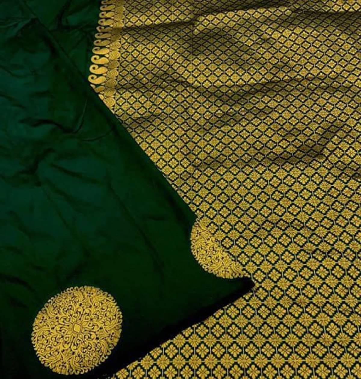     			A TO Z CART Banarasi Silk Embellished Saree With Unstitched Blouse Piece ( Green )