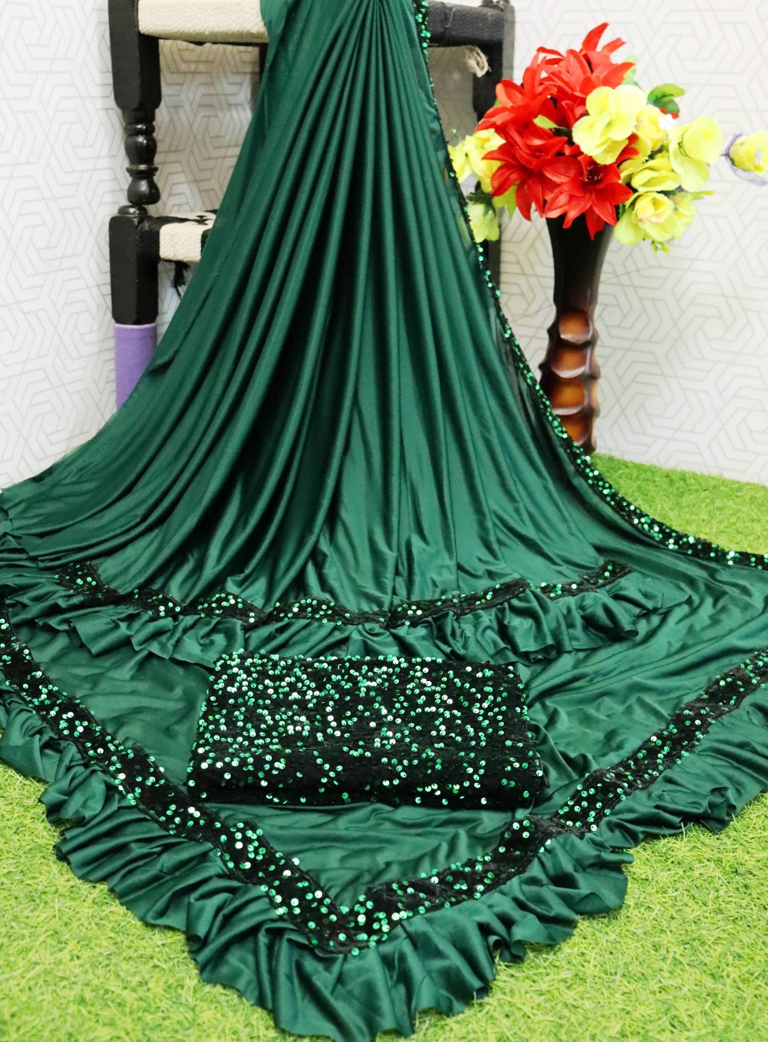 A TO Z CART Lycra Embellished Saree With Unstitched Blouse Piece ( Green ) A TO Z CART Lycra Embellished Saree With Unstitched Blouse Piece ( Green )