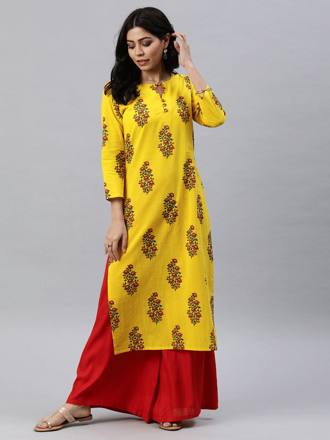 Vaamsi Cotton Printed Straight Women's Kurti - Yellow ( Pack of 1 ) Vaamsi Cotton Printed Straight Women's Kurti - Yellow ( Pack of 1 )