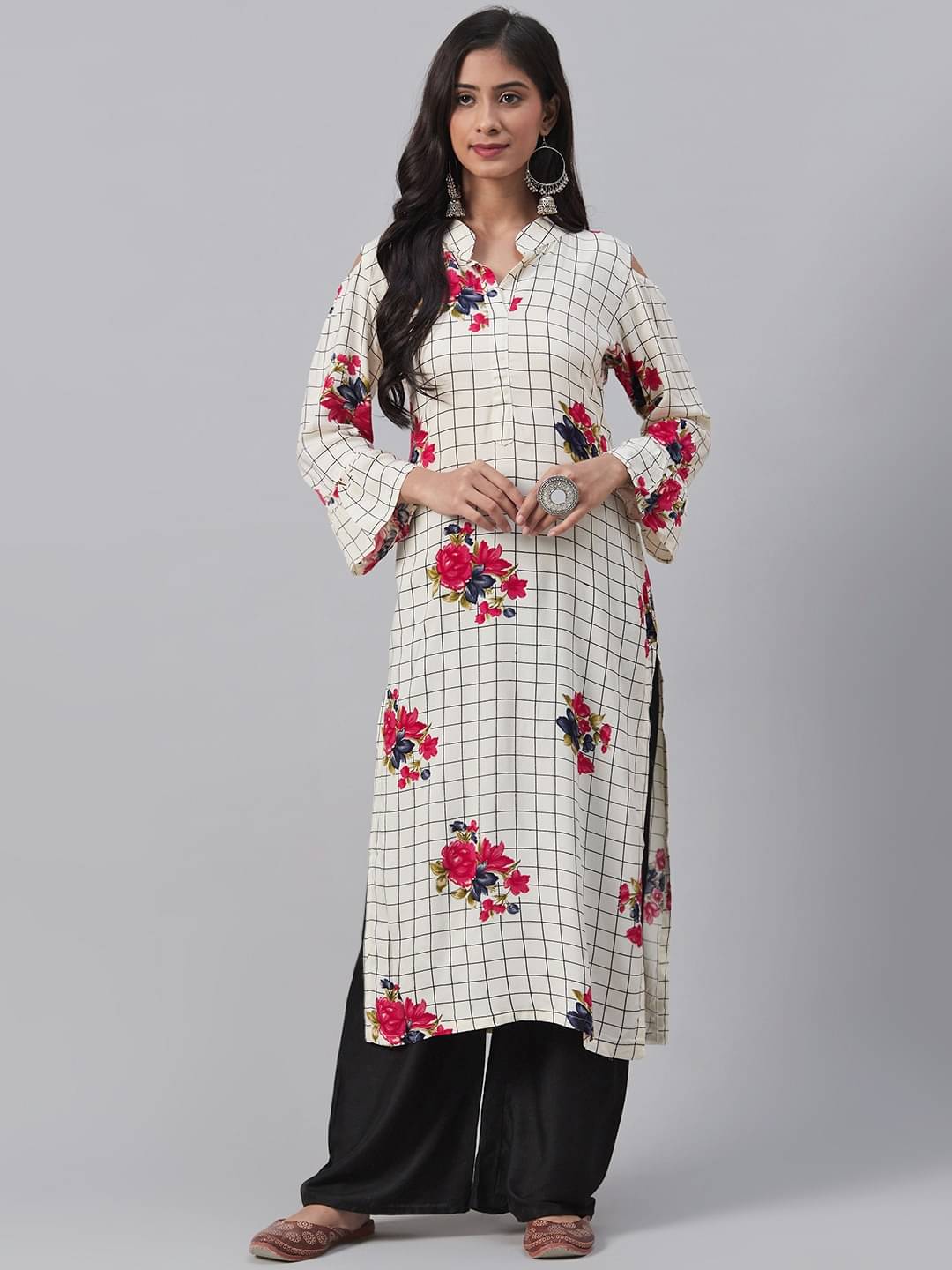 Vaamsi Cotton Printed Straight Women's Kurti - Off White ( Pack of 1 )     			Vaamsi Cotton Printed Straight Women's Kurti - Off White ( Pack of 1 )
