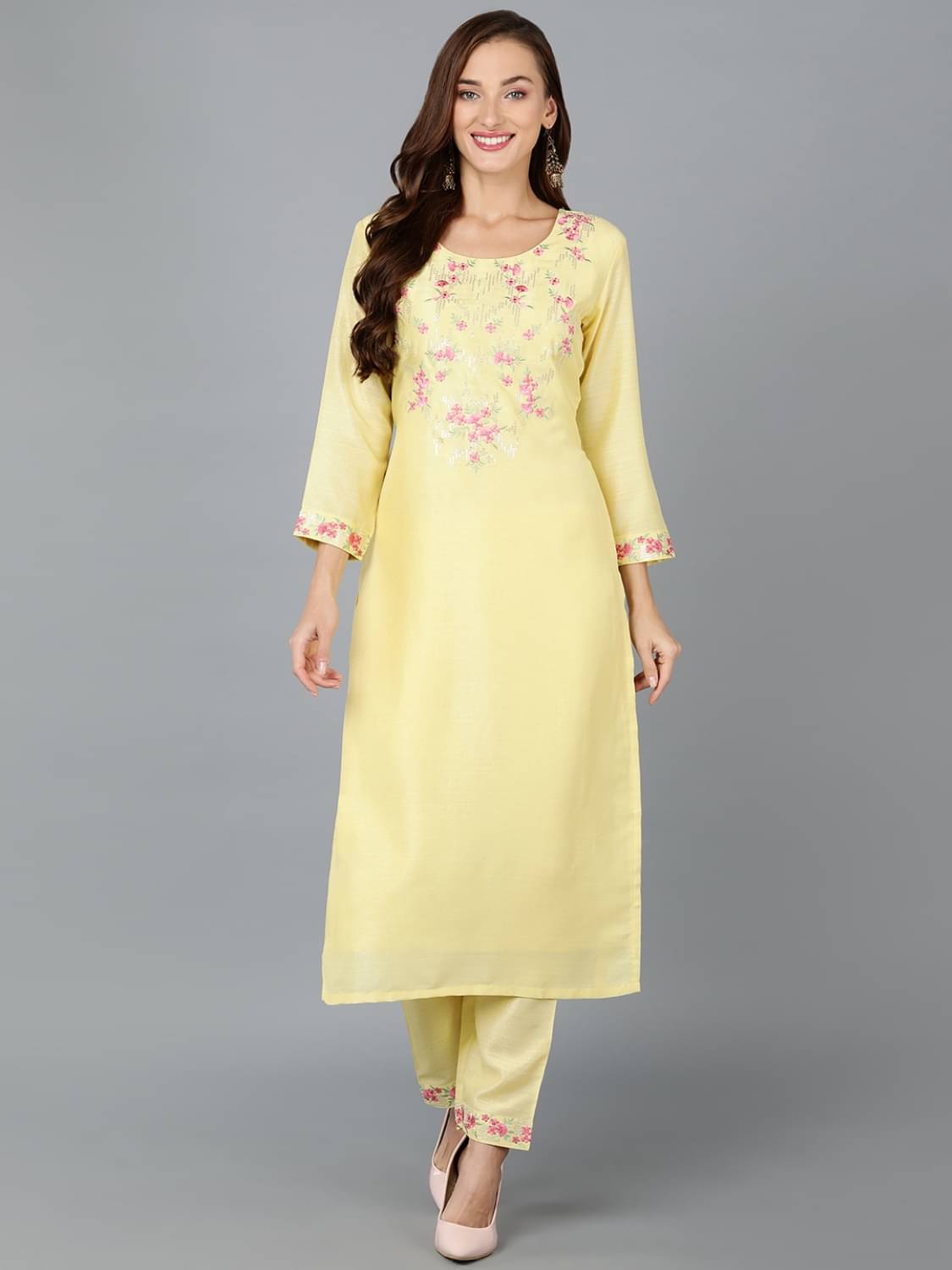     			Vaamsi Silk Blend Embroidered Straight Women's Kurti - Yellow ( Pack of 1 )