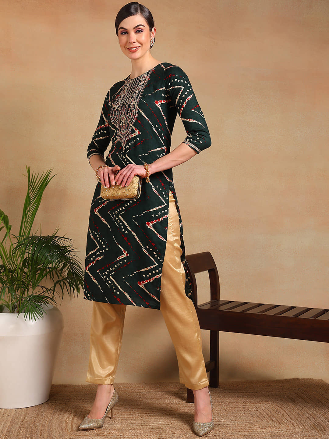 Vaamsi Viscose Embroidered Straight Women's Kurti - Green ( Pack of 1 ) - Kurtis, Tunics | Buy online on ZillyBuy