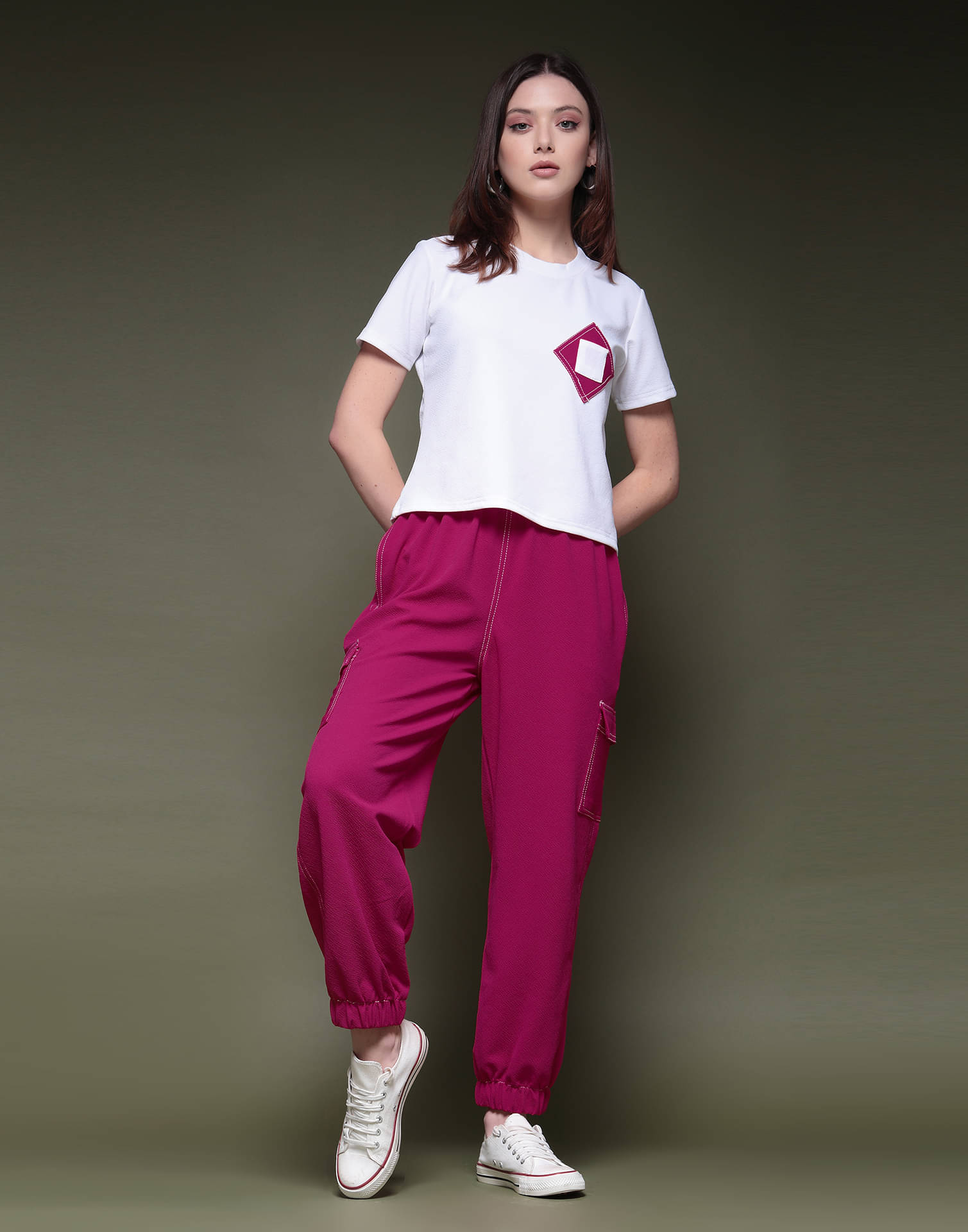     			Selvia Women Dyed Top With Joggers Co-Ord Set ( Pink )