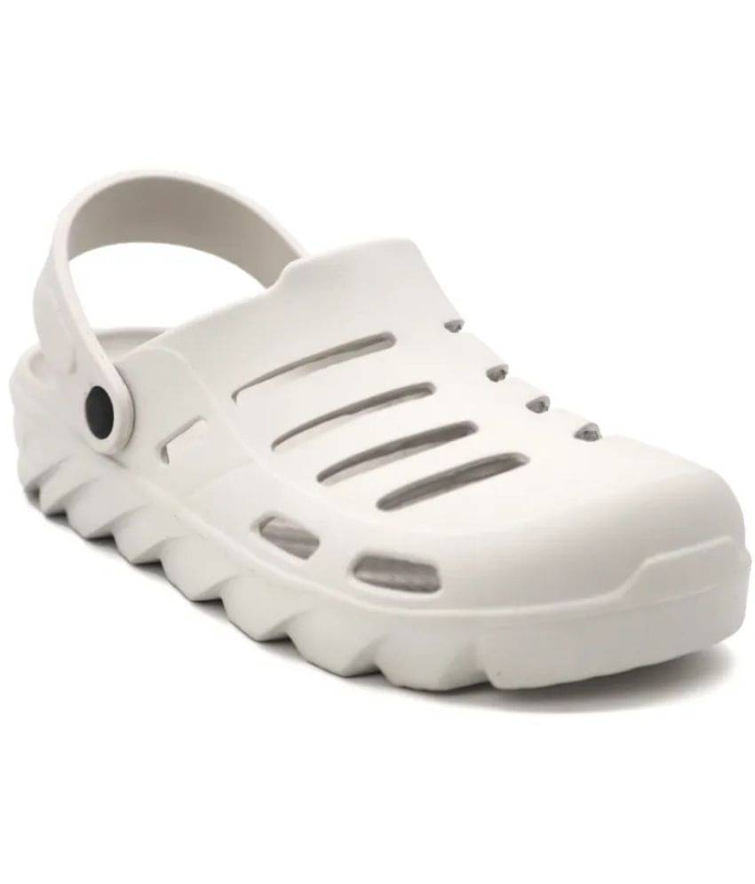     			Svaar - Off White Men's Clogs