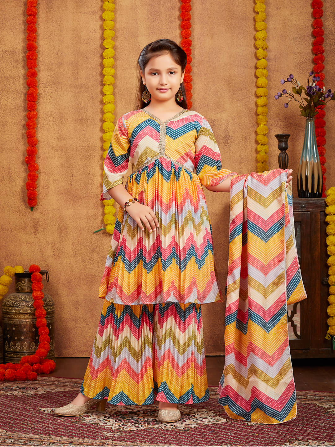     			Aarika Girls Silk Kurta and Sharara Set ( Pack of 1 , Yellow )