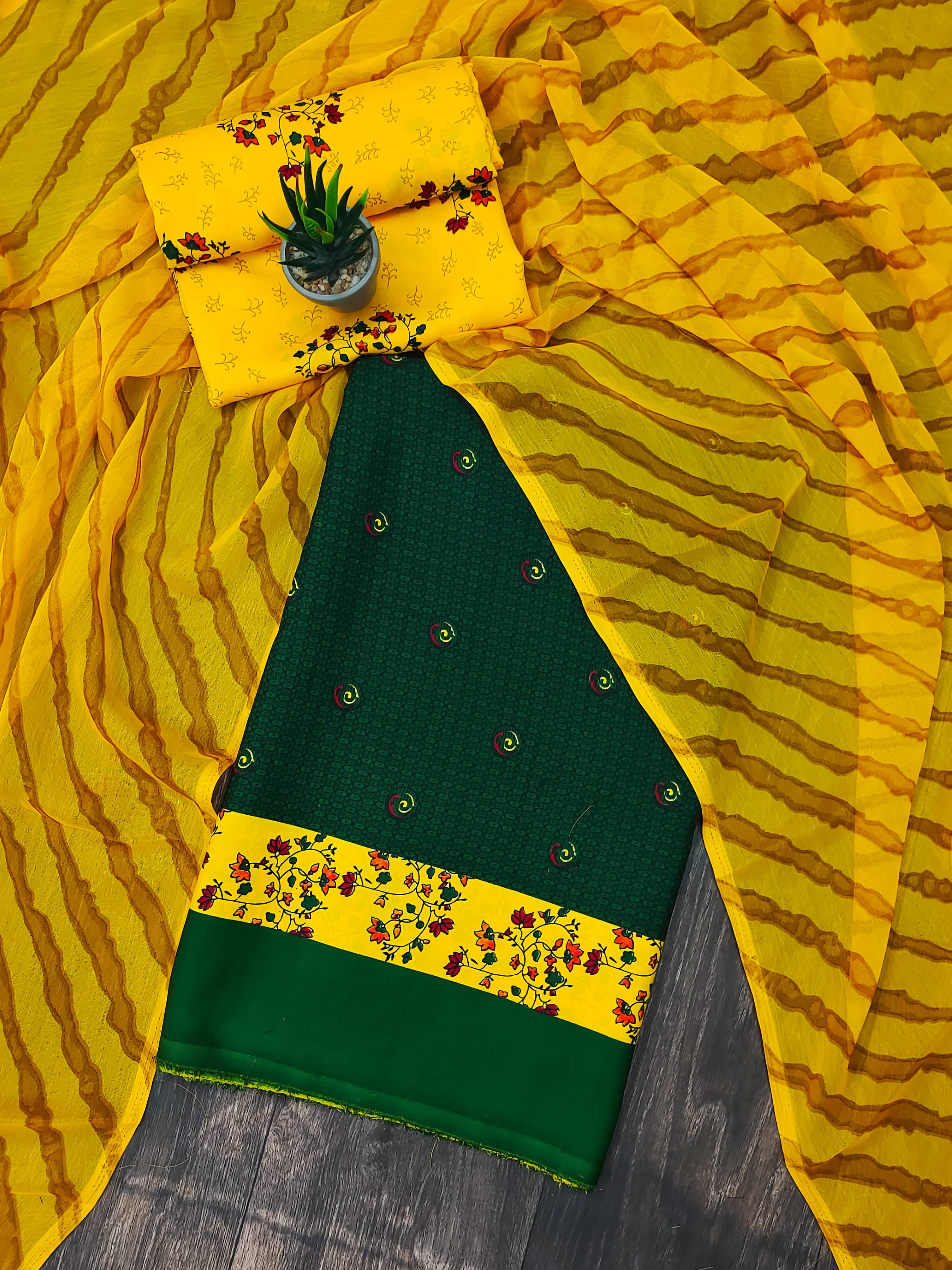     			Kashvi Unstitched Crepe Printed Dress Material - Green ( Pack of 1 )