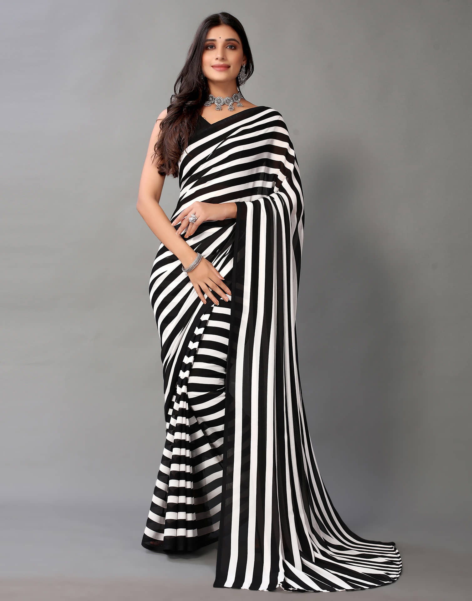 Samah Georgette Striped Saree With Unstitched Blouse Piece ( Black ) - Sarees | Buy online on ZillyBuy