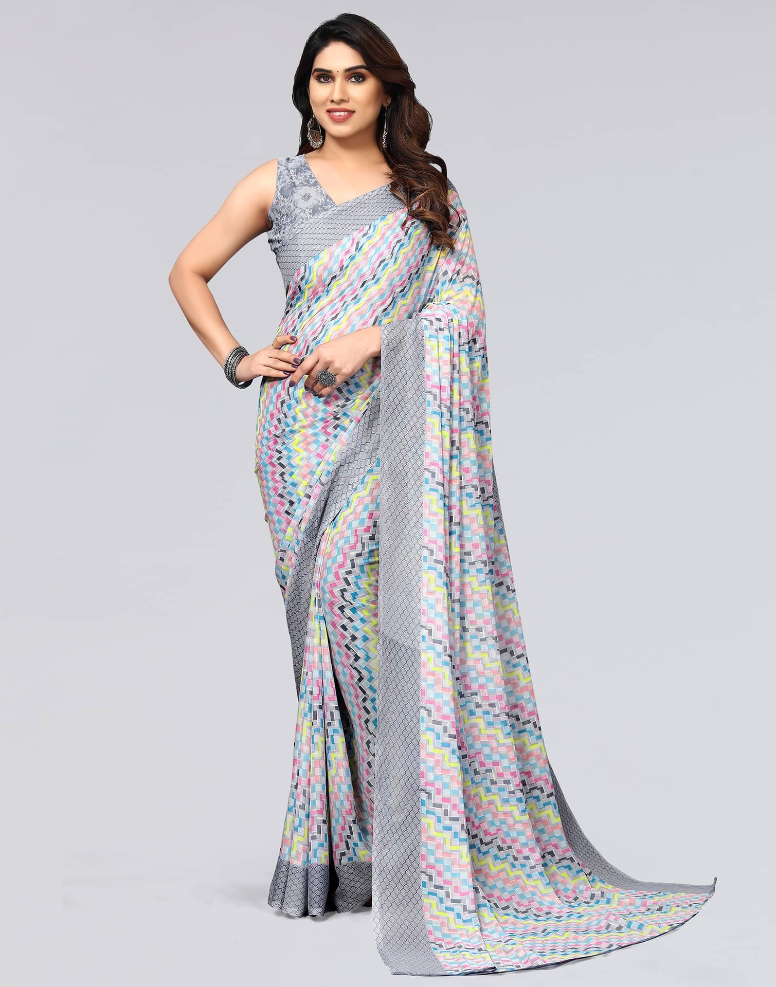 Samah Georgette Printed Saree With Blouse Piece - Light Grey ( Pack of 1 ) Samah Georgette Printed Saree With Blouse Piece - Light Grey ( Pack of 1 )