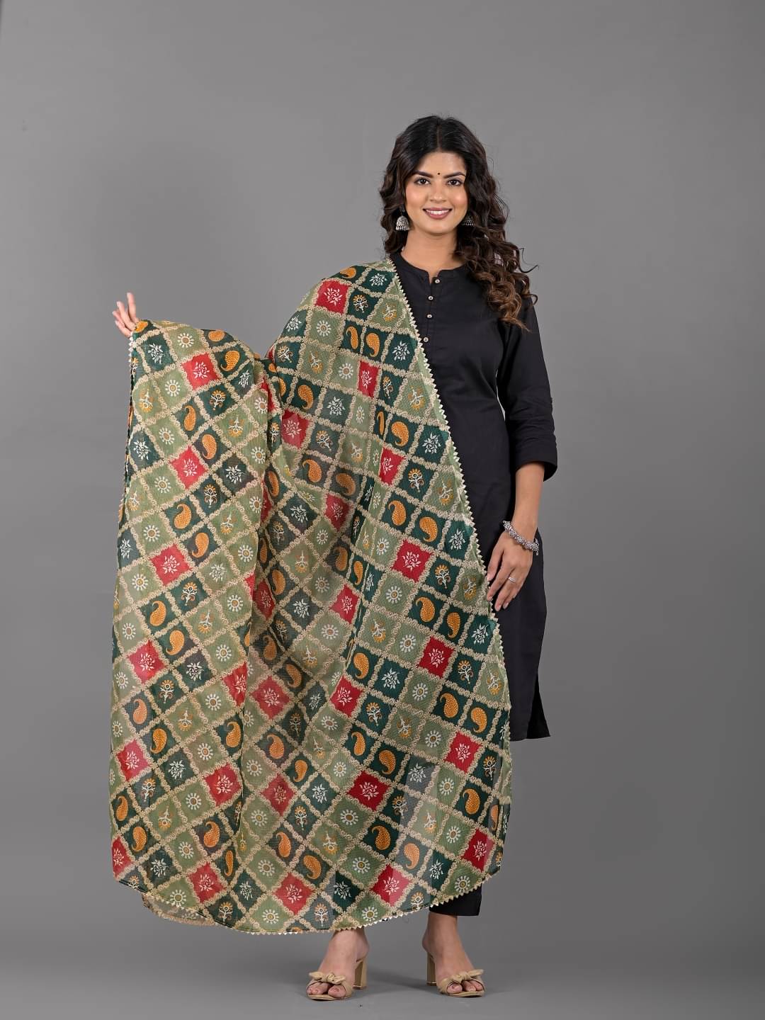     			Apratim Green Cotton Blend Women's Dupatta - ( Pack of 1 )