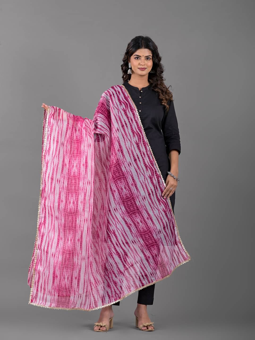 Apratim Pink Cotton Blend Women's Dupatta - ( Pack of 1 )     			Apratim Pink Cotton Blend Women's Dupatta - ( Pack of 1 )