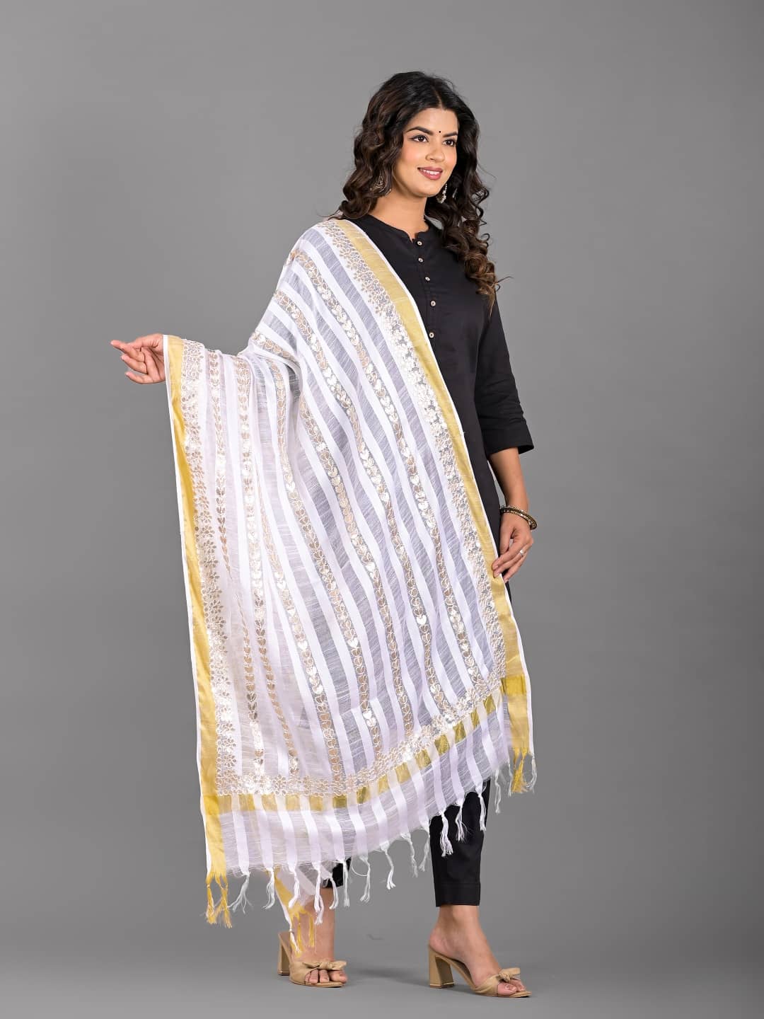 Apratim White Cotton Women's Dupatta - ( Pack of 1 ) - Dupattas & Shawls | Buy online on ZillyBuy