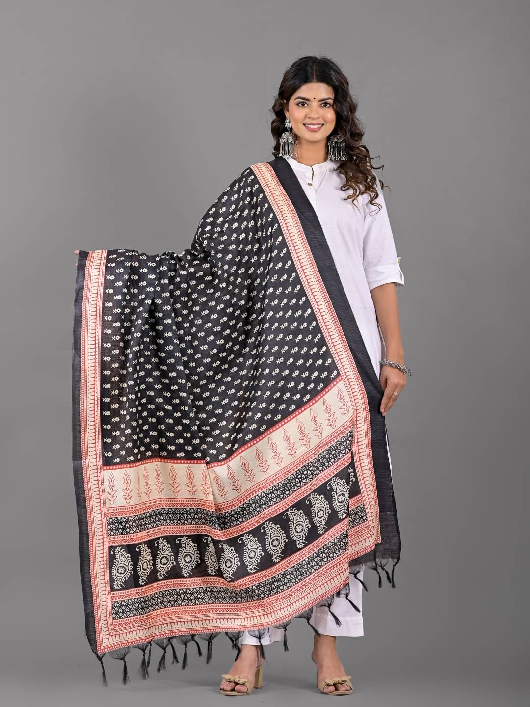    			Apratim Black Silk Women's Dupatta - ( Pack of 1 )