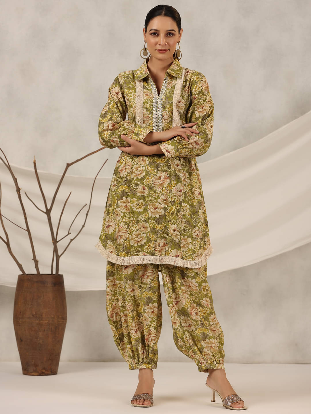 Juniper Women Printed Tunic With Trousers Co-Ord Set ( Green ) Juniper Women Printed Tunic With Trousers Co-Ord Set ( Green )