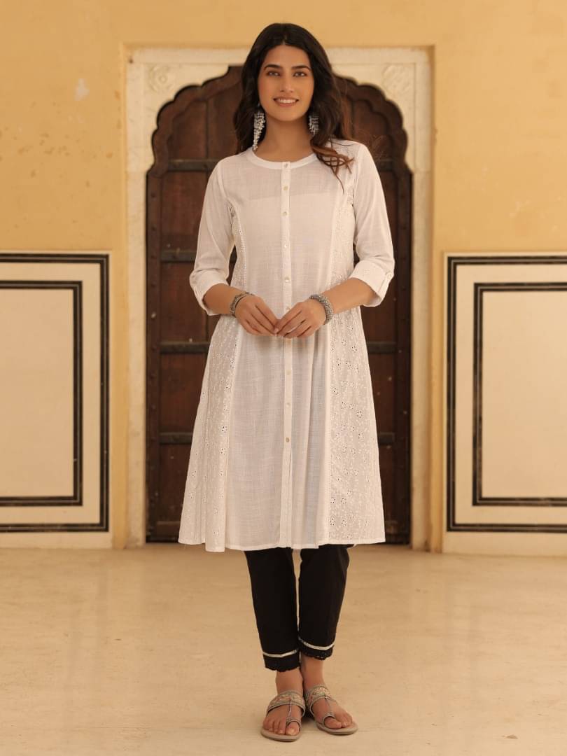     			Juniper Rayon Self Design Flared Women's Kurti - White ( Pack of 1 )