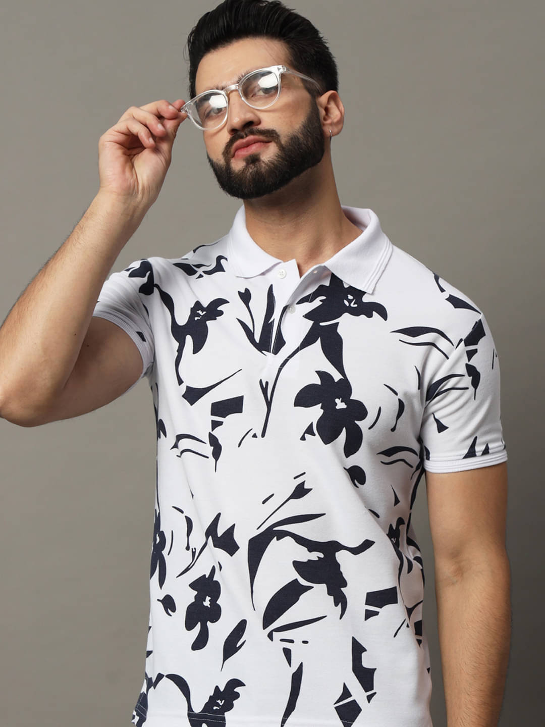 Hushbucks Pack of 1 Cotton Blend Regular Fit Printed Half Sleeves Men's Polo T Shirt ( White )     			Hushbucks Pack of 1 Cotton Blend Regular Fit Printed Half Sleeves Men's Polo T Shirt ( White )