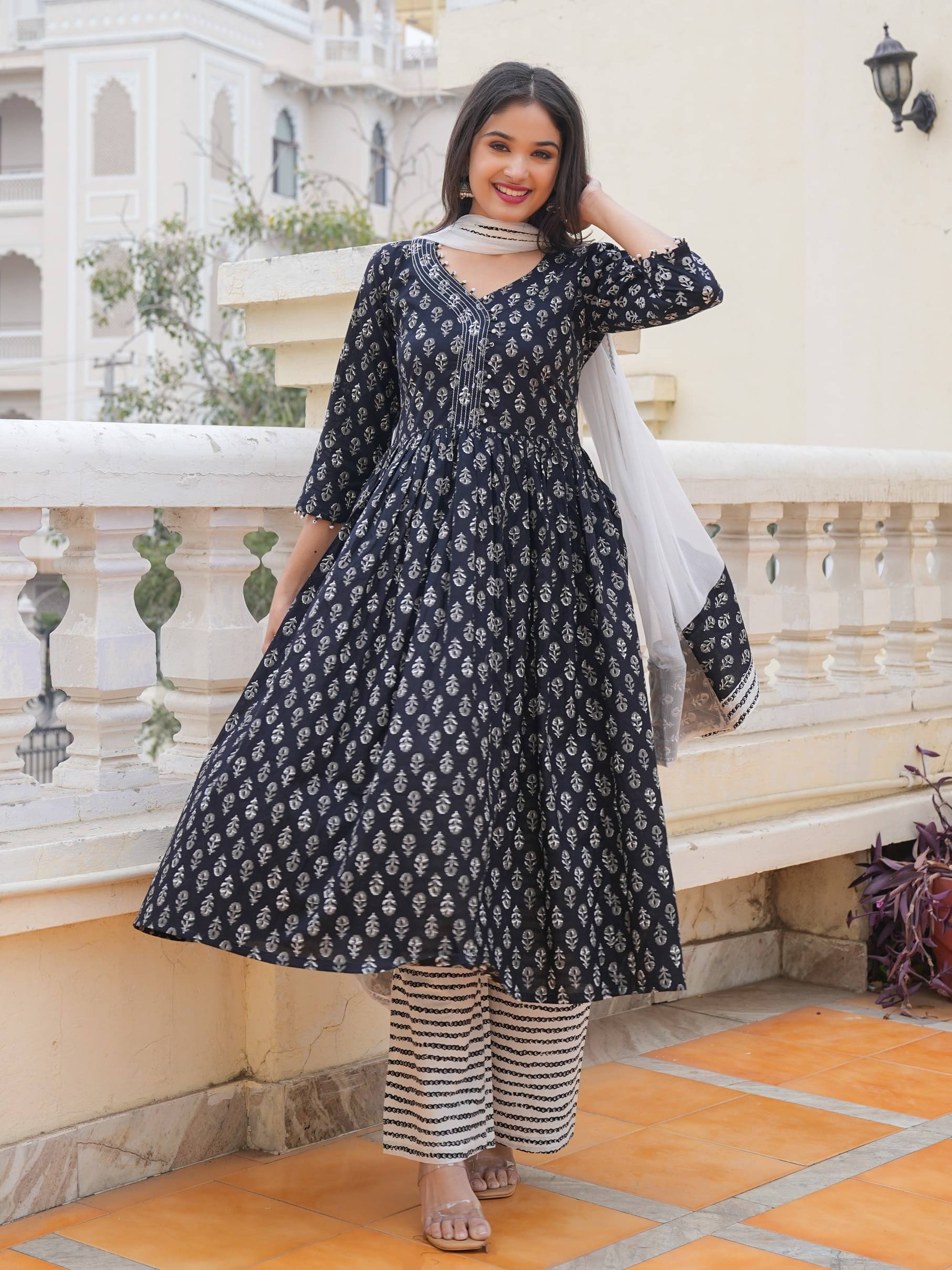     			Vbuyz Cotton Printed Kurti With Pants Women's Stitched Salwar Suit - Black ( Pack of 1 )