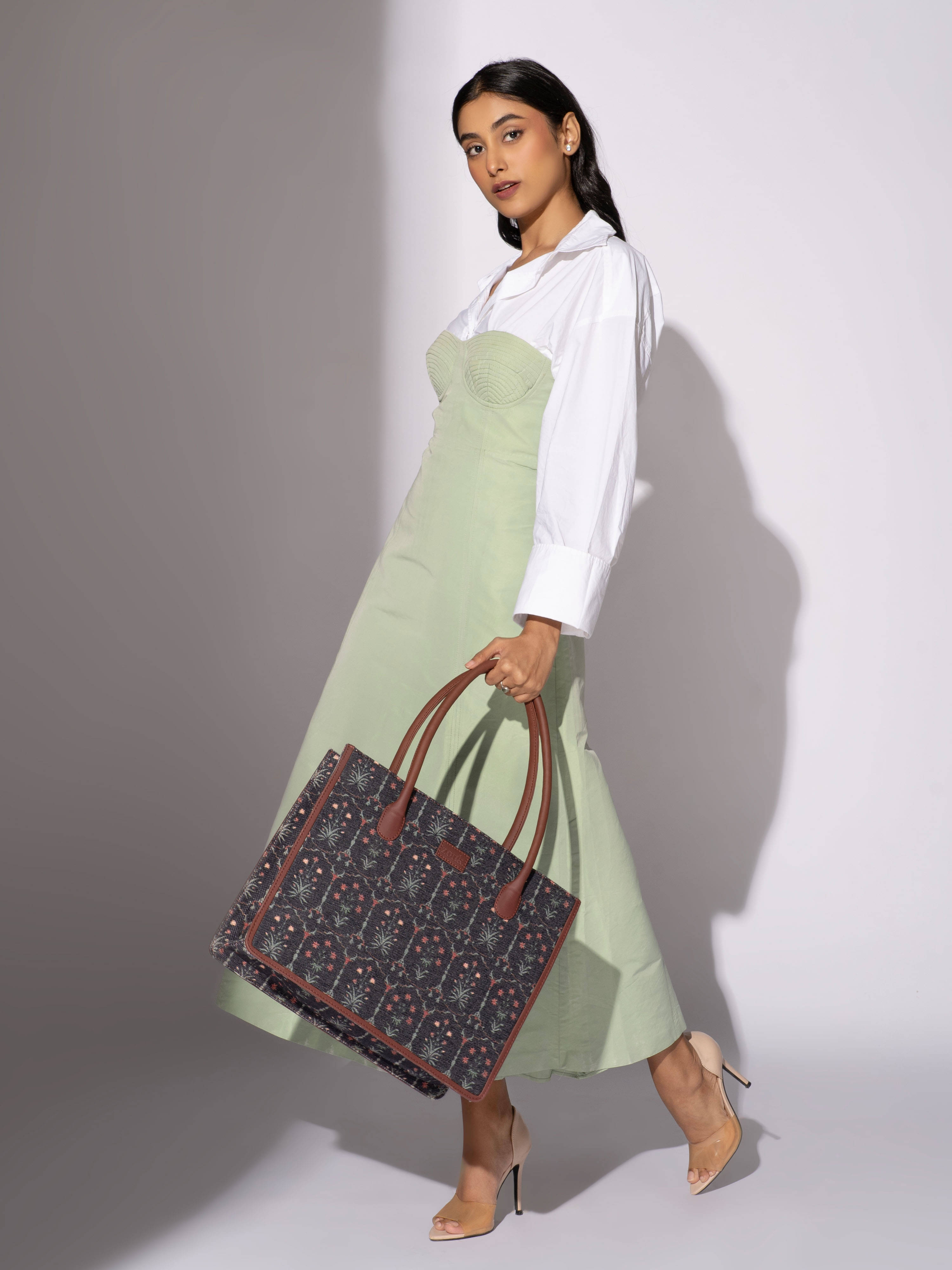     			Zouk Tote Bag Jute Set of 1 ( Black )