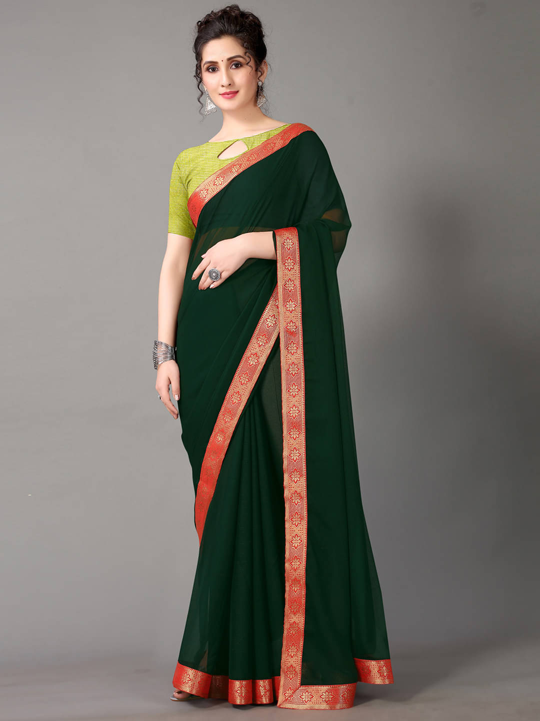     			Aarrah Chiffon Solid Saree With Unstitched Blouse Piece ( Green )