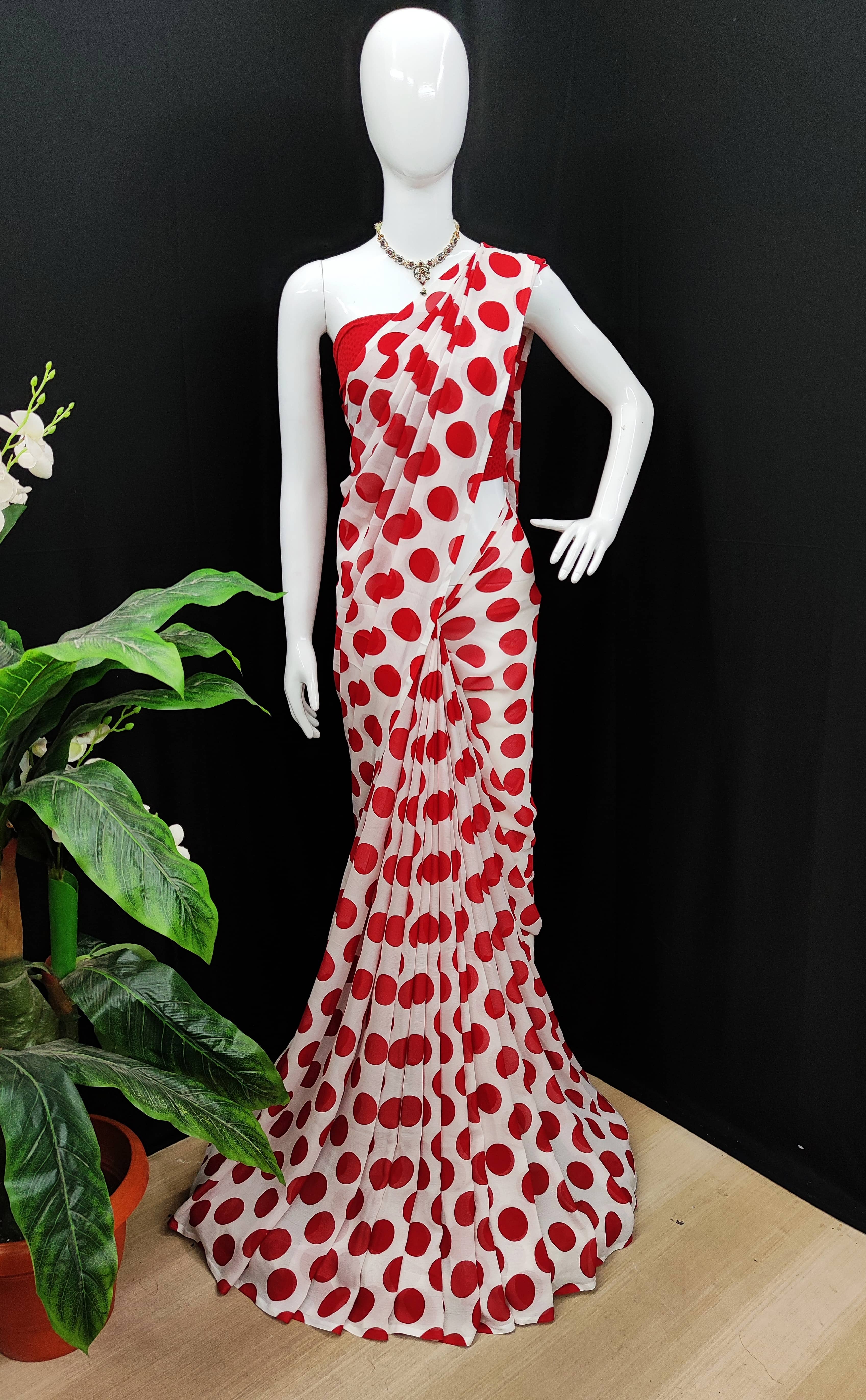Kashvi Sarees Georgette Printed Saree With Unstitched Blouse Piece ( Red ) - Sarees | Buy online on ZillyBuy