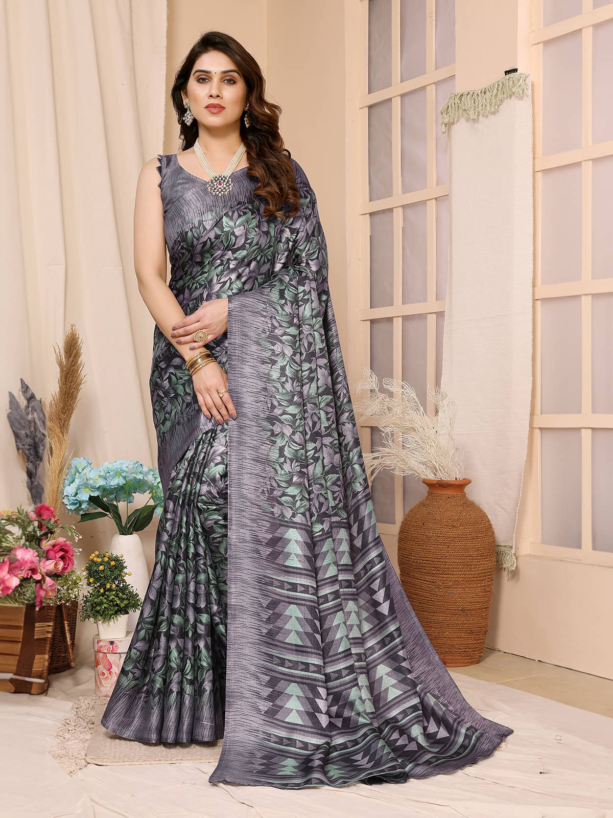 BLEESBURY Cotton Printed Saree With Unstitched Blouse Piece ( Dark Grey ) BLEESBURY Cotton Printed Saree With Unstitched Blouse Piece ( Dark Grey )