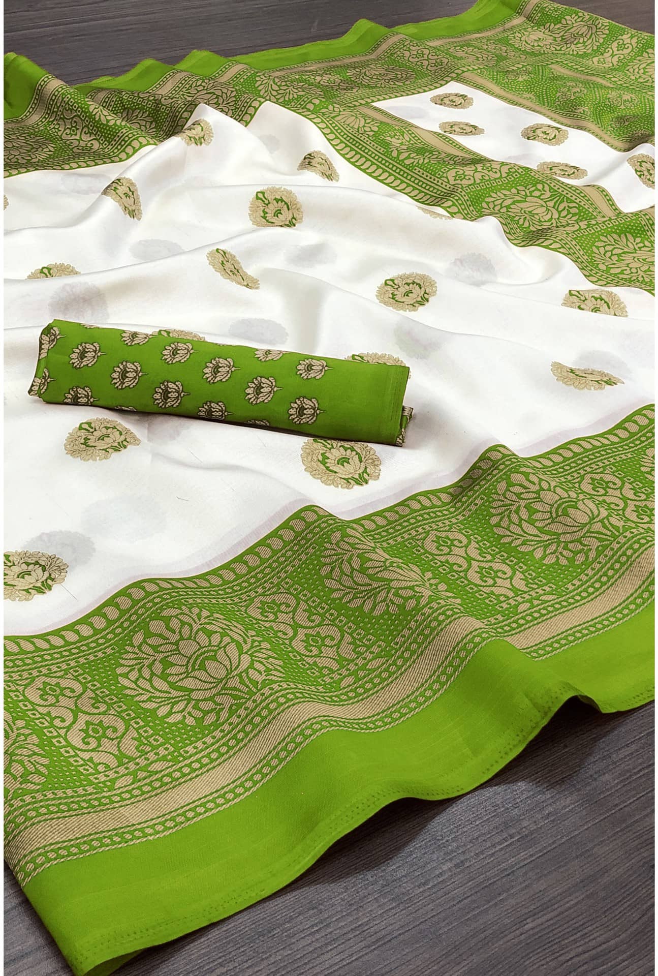Saadhvi Cotton Silk Printed Saree With Unstitched Blouse Piece ( Green ) - Sarees | Buy online on ZillyBuy