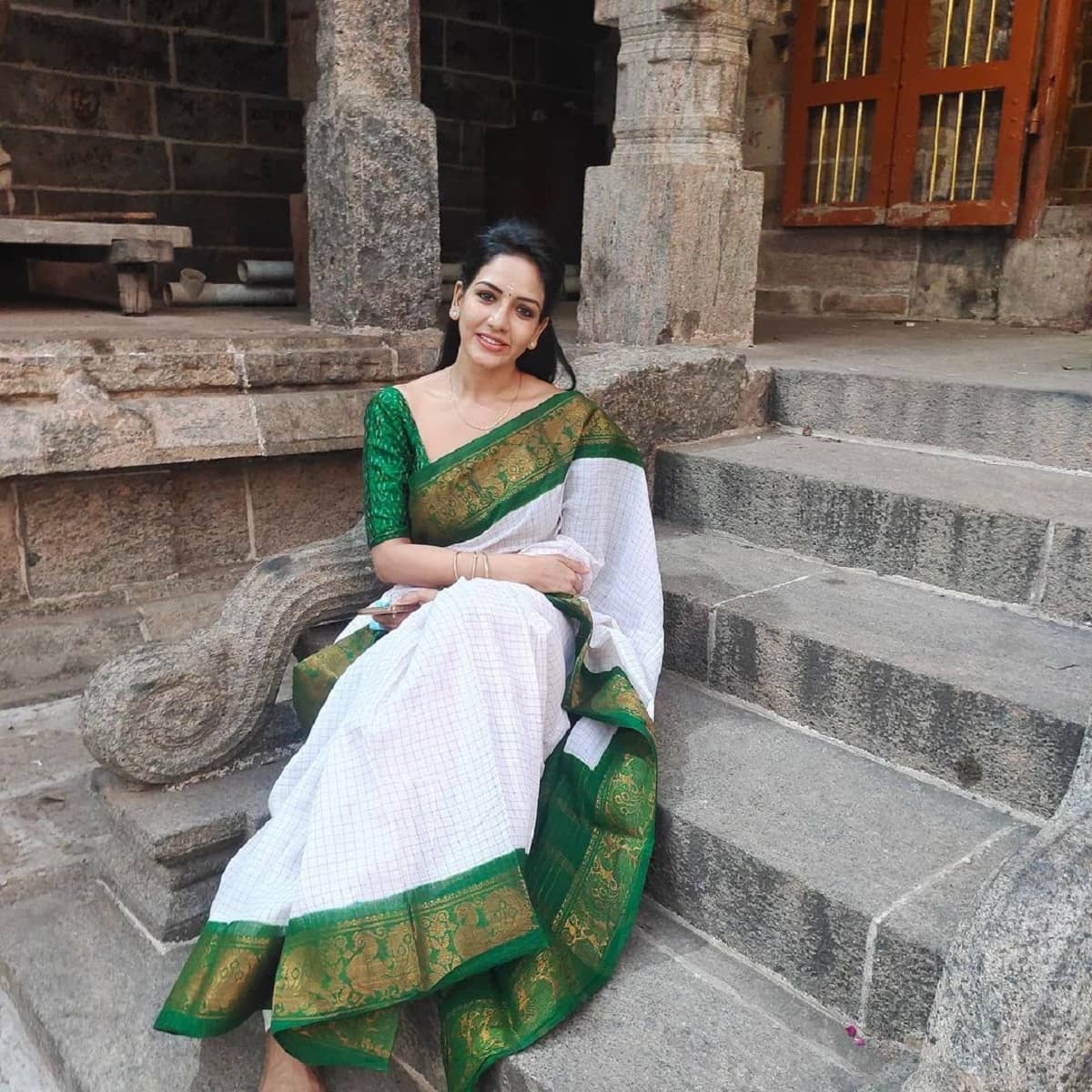 Aika Banarasi Silk Embellished Saree With Unstitched Blouse Piece ( Green ) - Sarees | Buy online on ZillyBuy