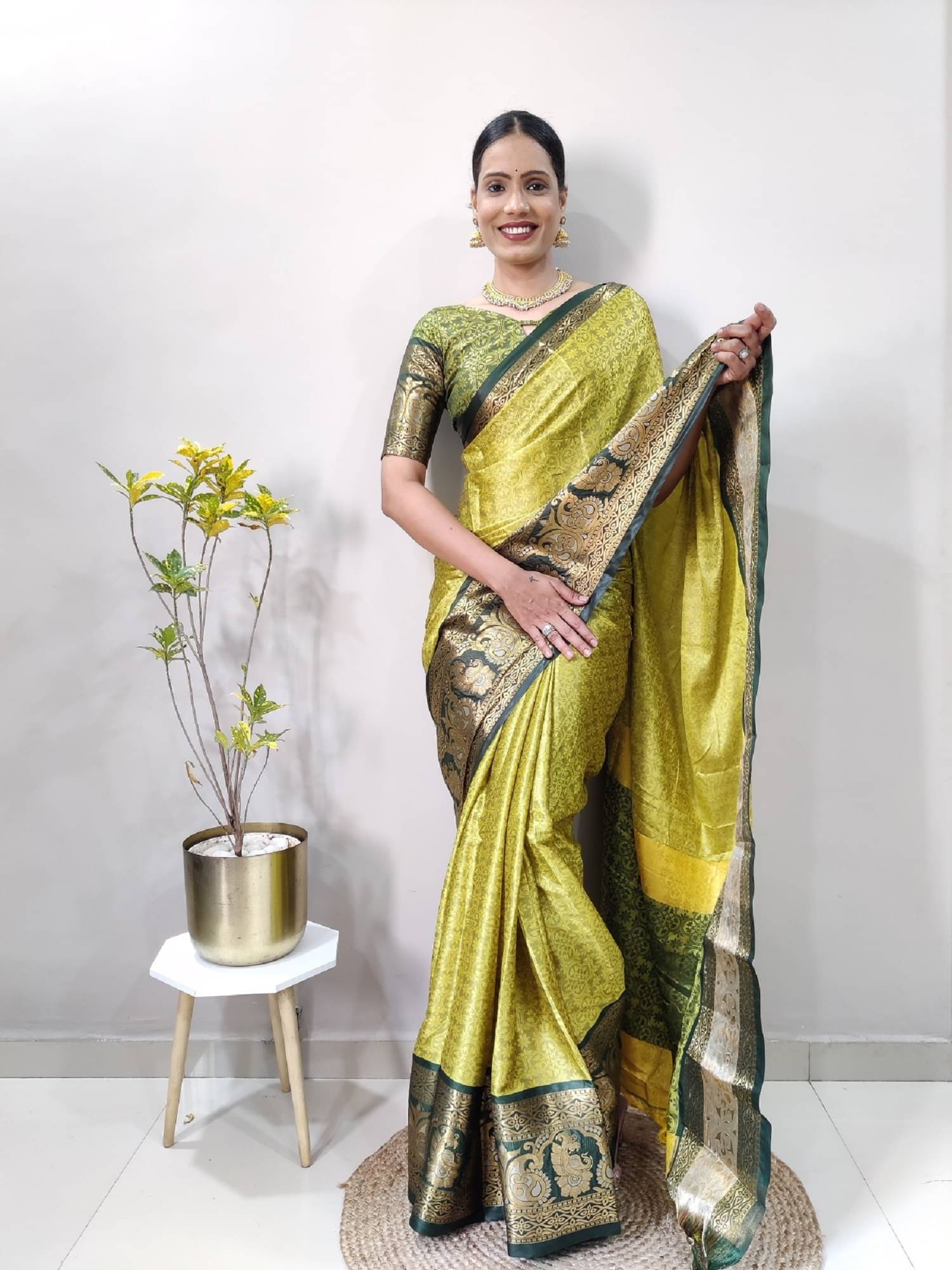 Aika Banarasi Silk Embellished Saree With Unstitched Blouse Piece ( Lime Green ) Aika Banarasi Silk Embellished Saree With Unstitched Blouse Piece ( Lime Green )