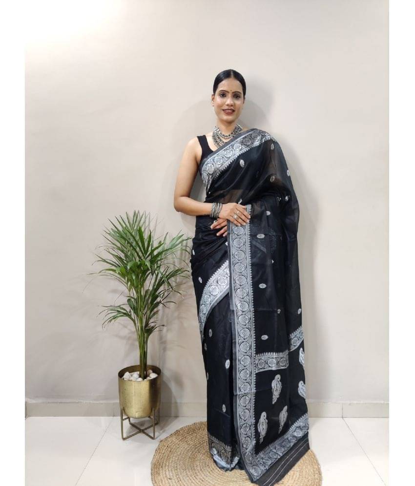 Aika Banarasi Silk Embellished Saree With Unstitched Blouse Piece ( Black ) Aika Banarasi Silk Embellished Saree With Unstitched Blouse Piece ( Black )