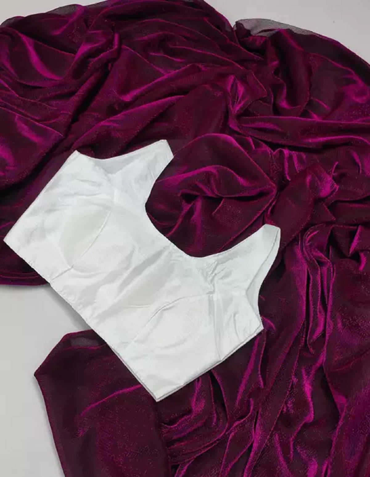     			Aika Shimmer Embellished Saree With Unstitched Blouse Piece ( Wine )