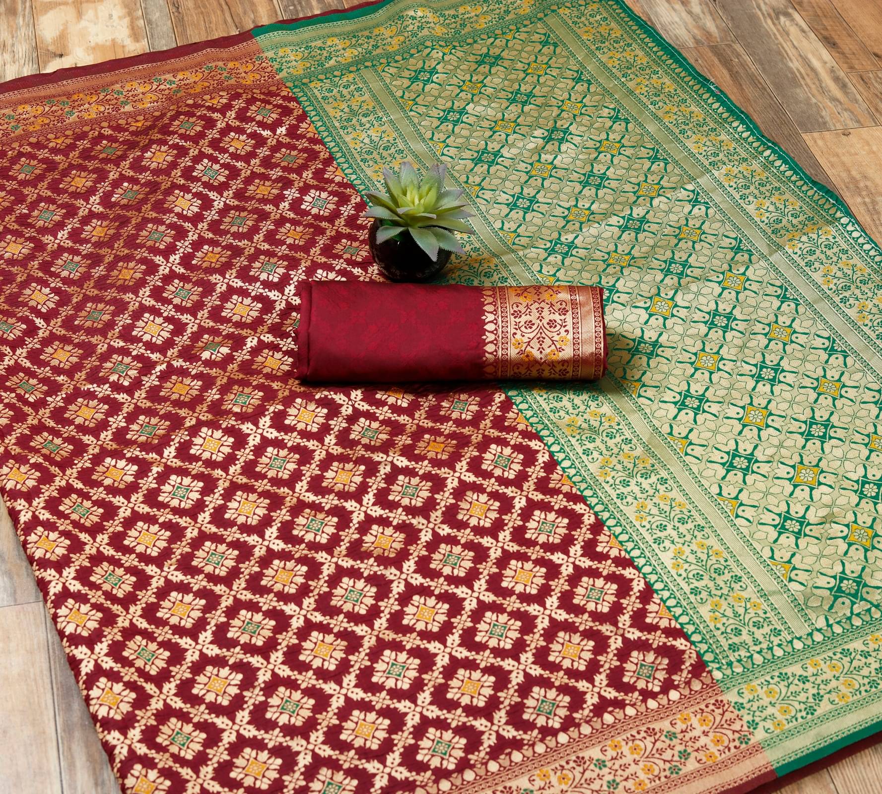     			Gazal Fashions Banarasi Silk Embellished Saree With Unstitched Blouse Piece ( Maroon )