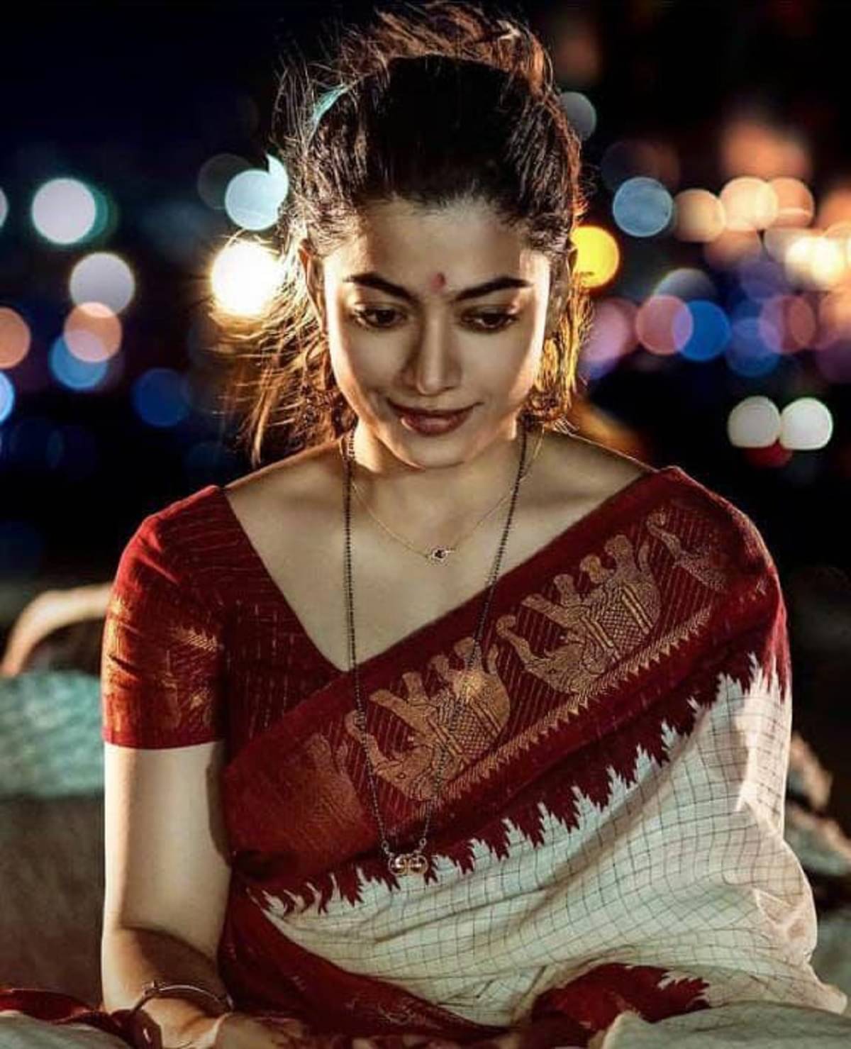 Apnisha Banarasi Silk Embellished Saree With Unstitched Blouse Piece ( Off White ) Apnisha Banarasi Silk Embellished Saree With Unstitched Blouse Piece ( Off White )