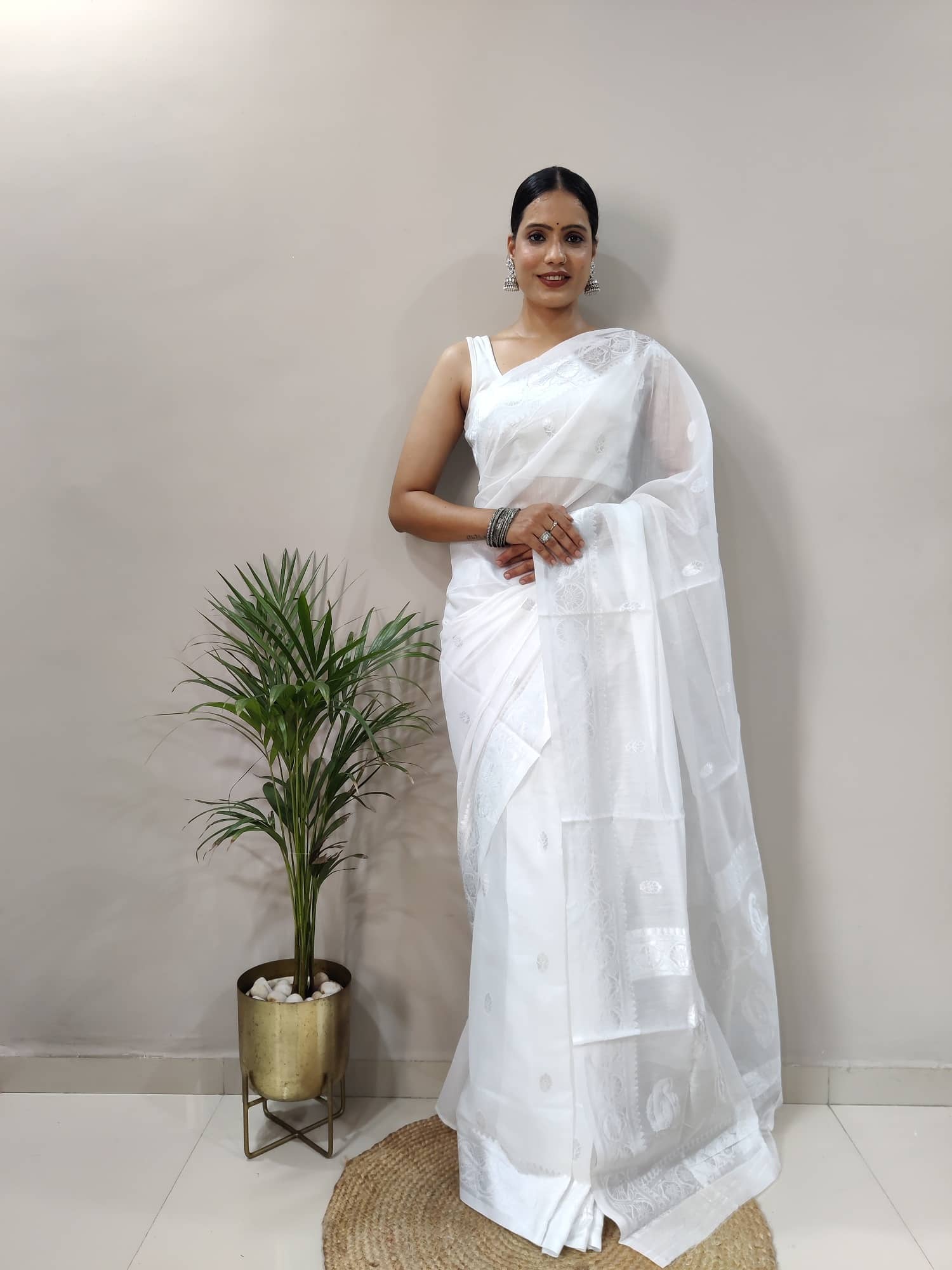 Apnisha Banarasi Silk Embellished Saree With Unstitched Blouse Piece ( White ) - Sarees | Buy online on ZillyBuy