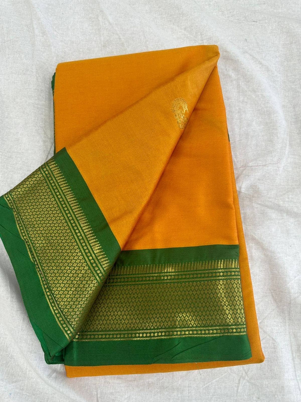     			Apnisha Cotton Silk Embellished Saree With Unstitched Blouse Piece ( LightGreen )