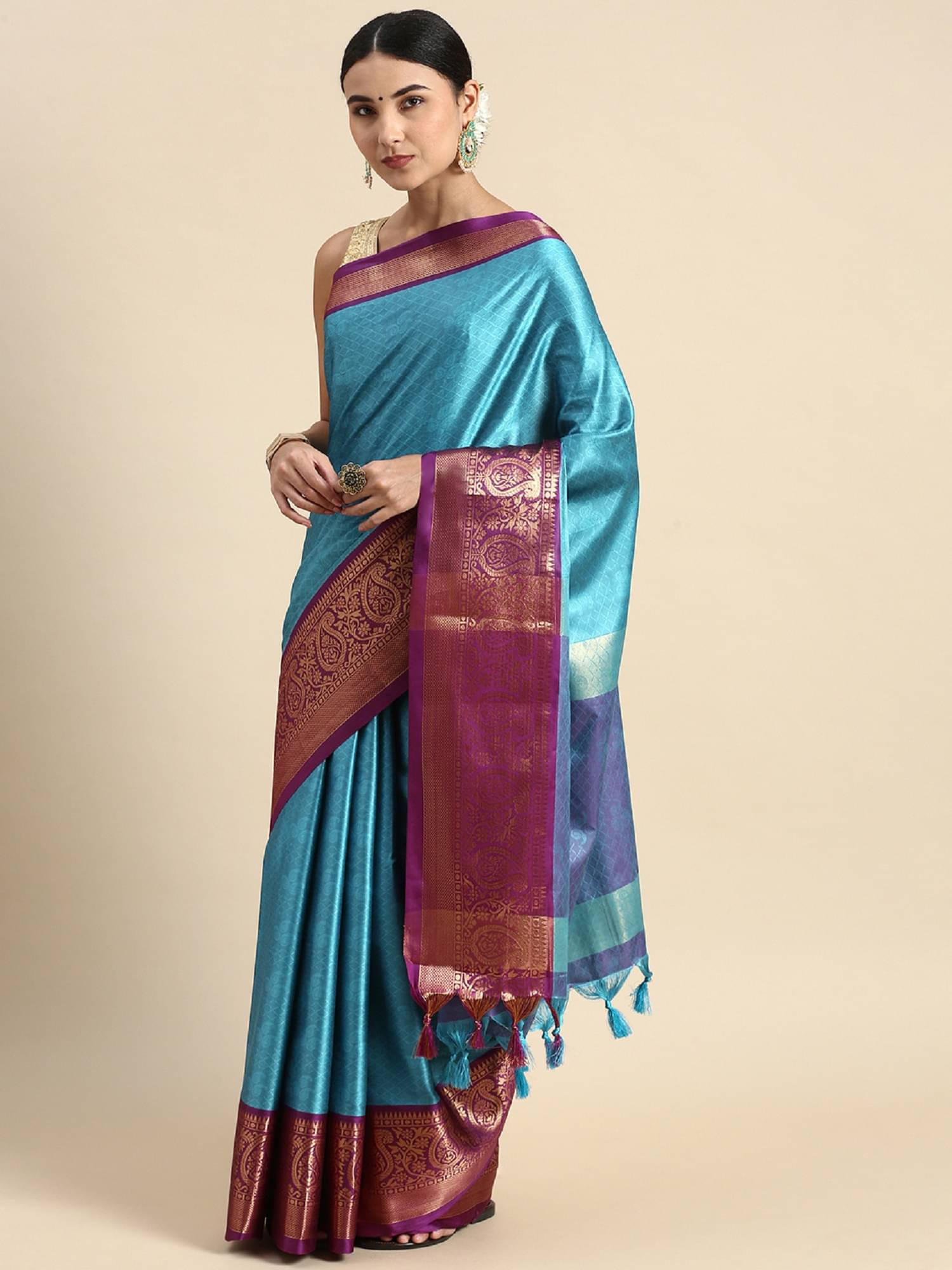     			Apnisha Jacquard Embellished Saree With Unstitched Blouse Piece ( SkyBlue )