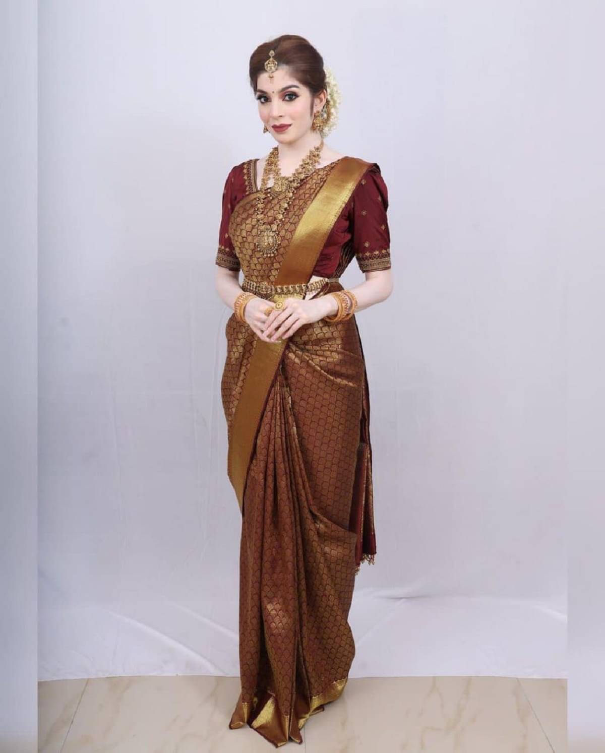     			A TO Z CART Silk Blend Solid Saree With Unstitched Blouse Piece ( Maroon )