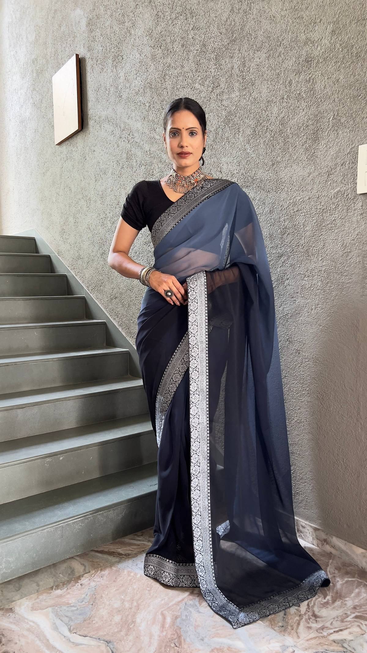 JULEE Georgette Solid Saree With Unstitched Blouse Piece ( Grey ) JULEE Georgette Solid Saree With Unstitched Blouse Piece ( Grey )