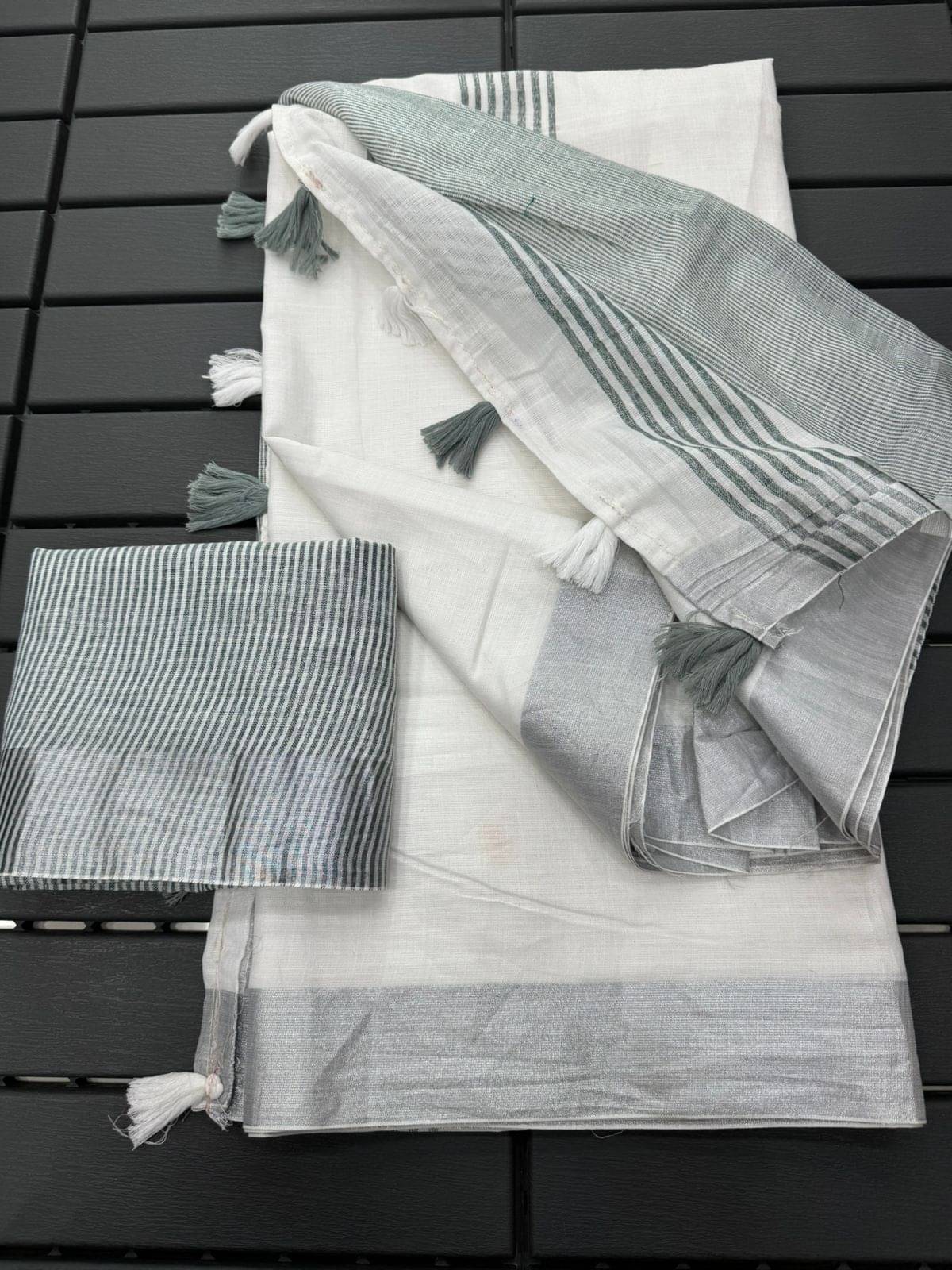 JULEE Silk Blend Solid Saree With Unstitched Blouse Piece ( Grey ) JULEE Silk Blend Solid Saree With Unstitched Blouse Piece ( Grey )