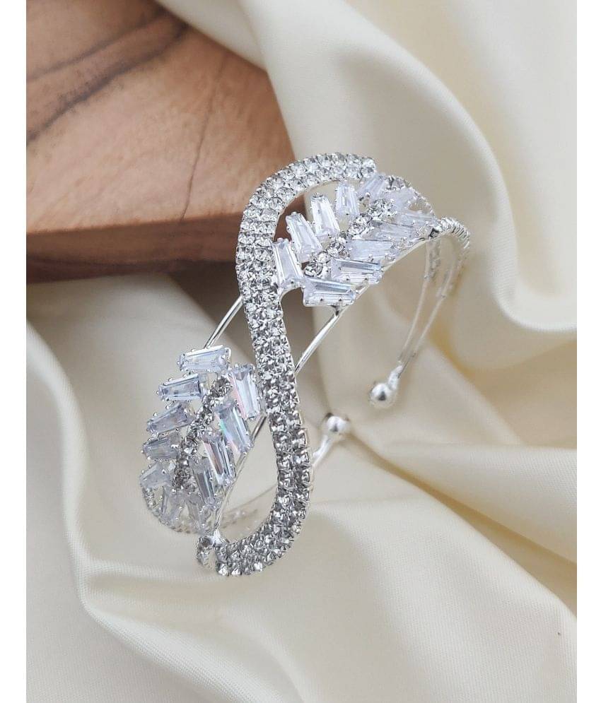     			SHANKH-KRIVA Silver Bracelet ( Pack of 1 )