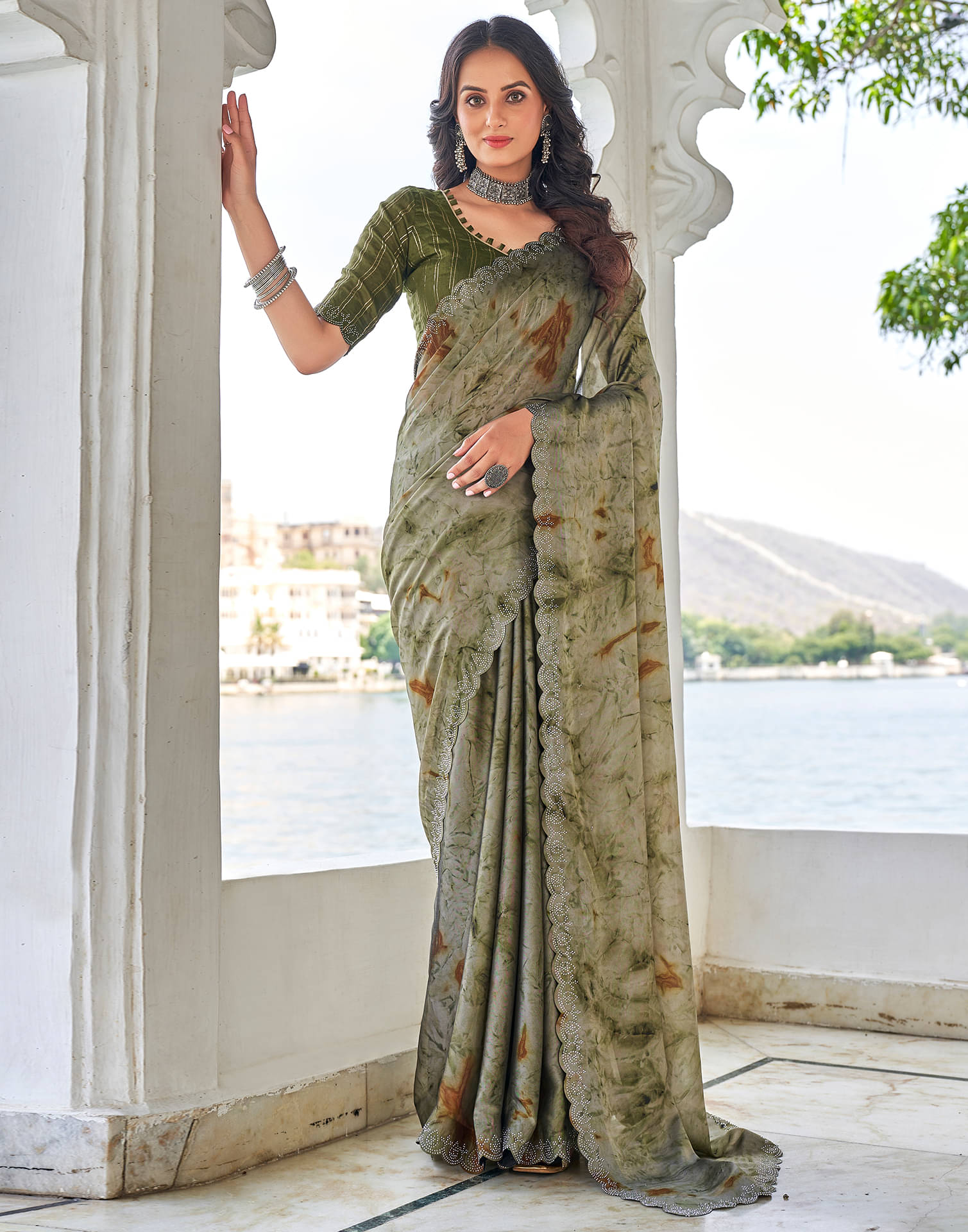     			Samah Georgette Printed Saree With Unstitched Blouse Piece ( Olive )